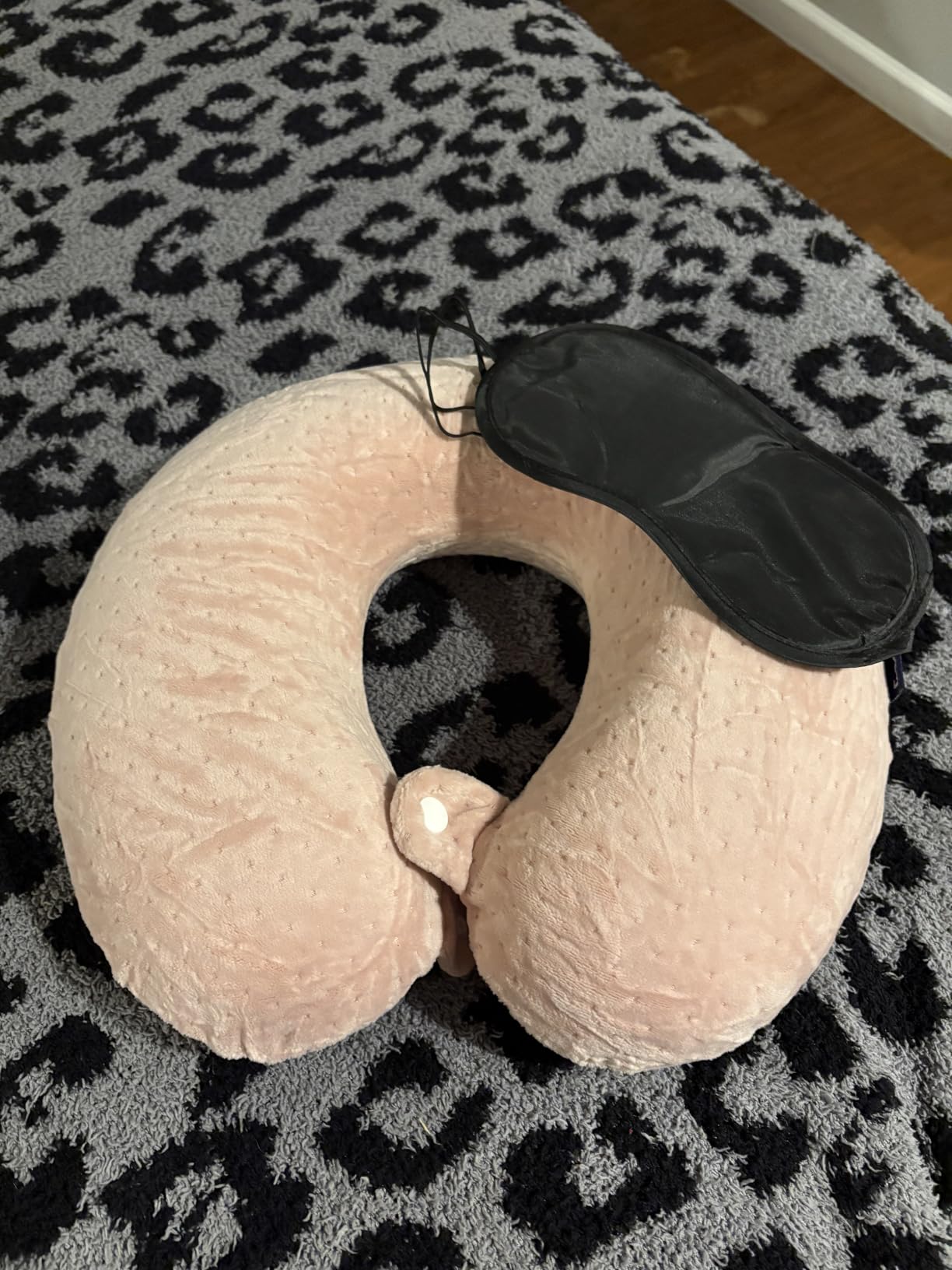 Travel Neck Pillow, Memory Foam Airplane Pillow, Black customer photo 1