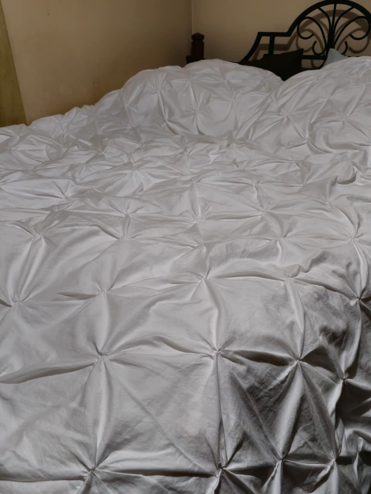 Crown Collection Luxuriate Hotel 1000-TC Hypoallergenic Ultra Soft Design 100% Egyptian Cotton Striped Duvet Cover with Zipper Colser & 2pcs Pillow Case Set (Twin/Twin XL 68x90, White Striped) customer photo 2