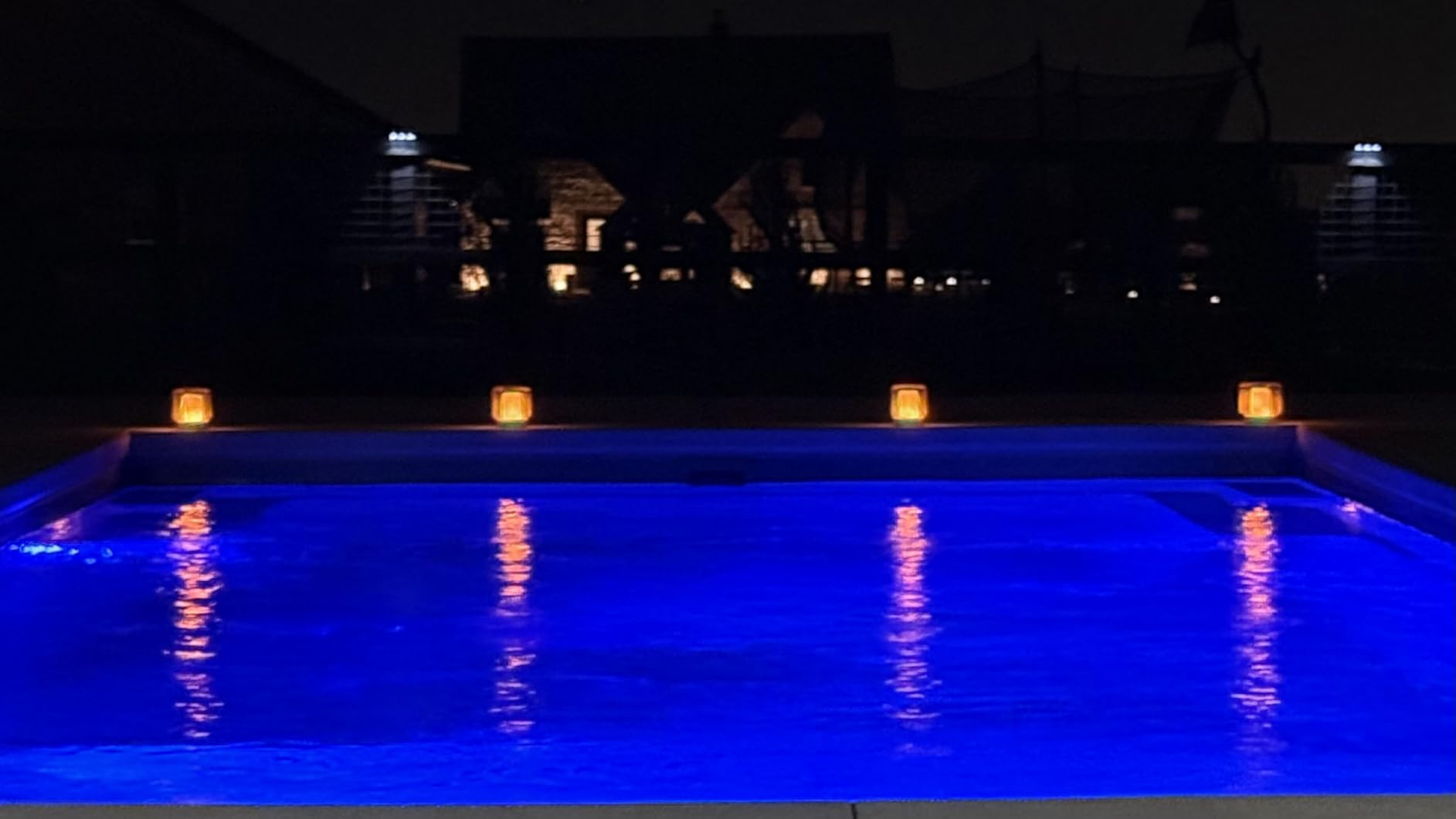 LanPool Floating Pool Lights, Solar Flame Pool Lights Waterproof, Square Pool Light, Glow in The Dark Light Up Swimming Pools Accessories,Floating Solar Light for Pools Pond Outdoor-2PCS customer photo 1