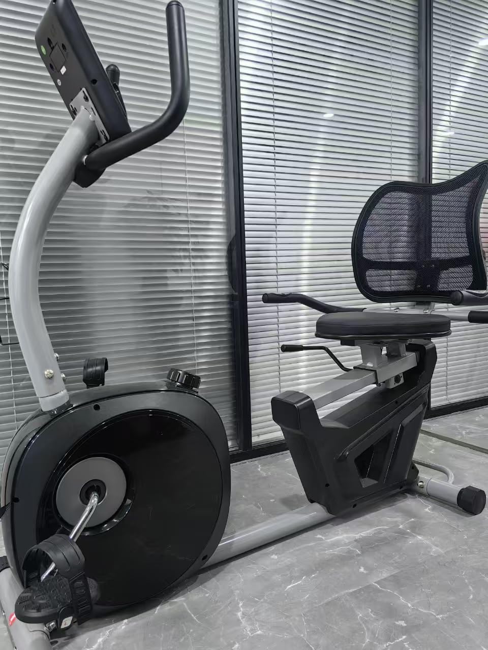 Recumbent Exercise Bike for Seniors - 400LB Weight Capacity Recumbent Bikes with Comfortable Seat, Pulse Sensor, 16-level Resistance, LCD Monitor customer photo 2