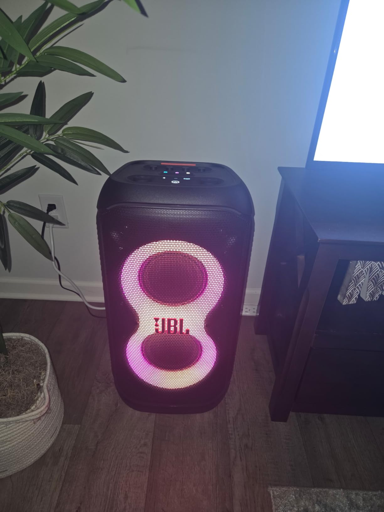 JBL PartyBox Stage 320 - Portable Party Speaker with Telescopic Handle & Wide, Sturdy Wheels, Powerful JBL Pro Sound, Futuristic lightshow, Up to 18 Hours of Play time, Splash Proof (Black) customer photo 2