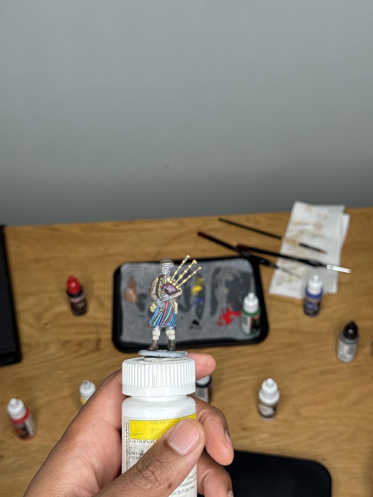The Army Painter, Warpaints Fanatic Starter Set, 11 x 18 ml | Incl. Metallics, Wash, Brush-On Primer, 1 Figures 28mm & 1 Brush - Acrylic Paint Set, For Dnd & Warhammer 40K Miniatures customer photo 2