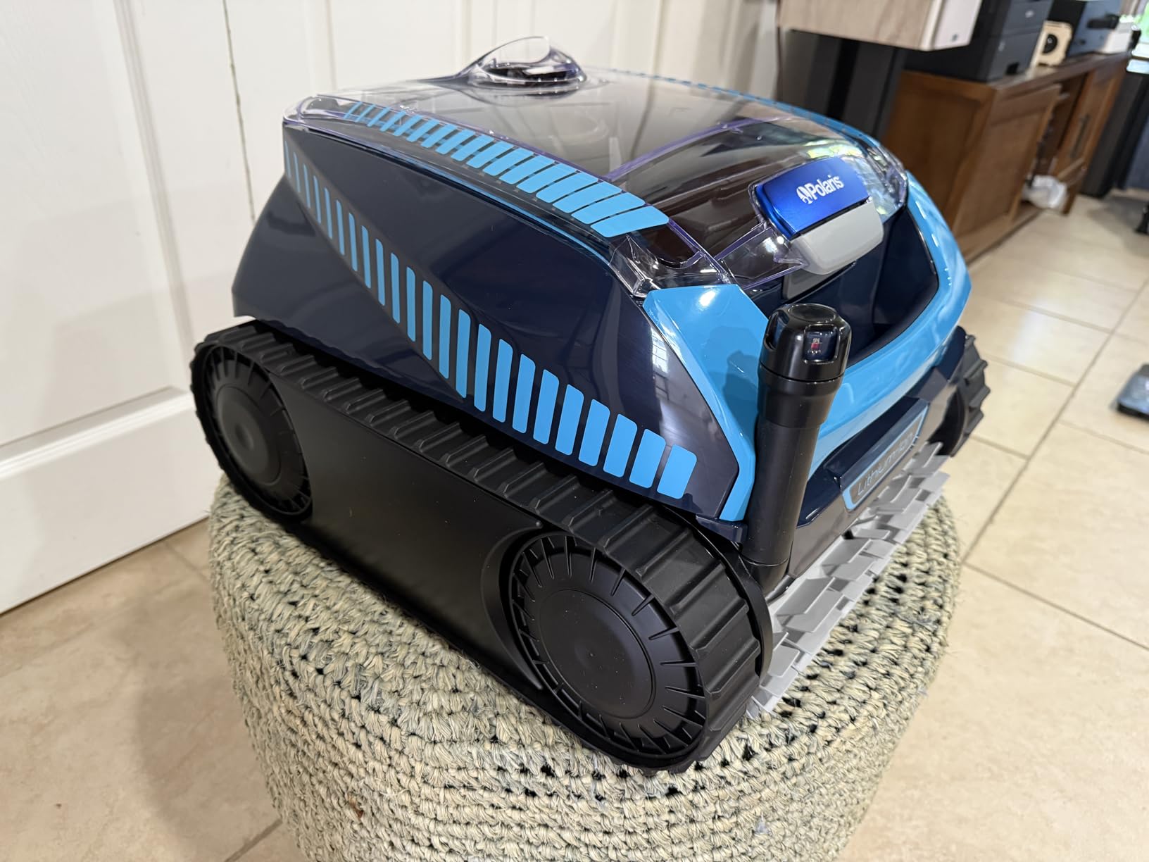 Polaris Freedom Plus Cordless Robotic Pool Cleaner for In-Ground Pools up customer photo 2