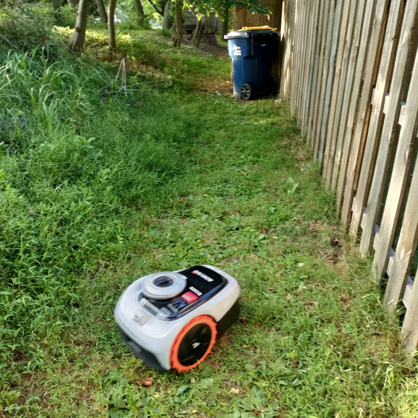 Segway Navimow i105N Robot Lawn Mower Perimeter Wire Free 1/8 Acre RTK+Vision Robotic Lawnmower, AI-Assisted Mapping, Virtual Boundary, APP Control, 58dB(A) Quiet, Multi-Zone Management customer photo 1