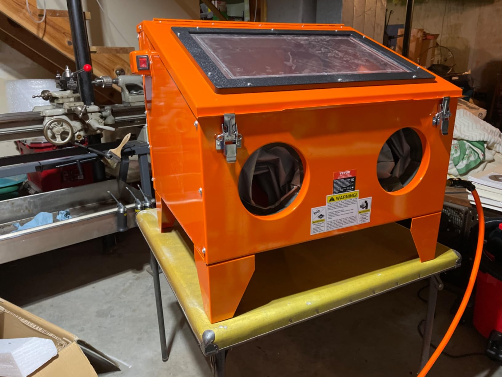 VEVOR 40 Gallon Sandblasting Cabinet, 40-120PSI Portable Benchtop Sand Blasting Cabinet, Heavy Duty Steel Sand Blaster with Blasting Gun & 4 Ceramic Nozzles for Paint, Stain, Rust Removal customer photo 1