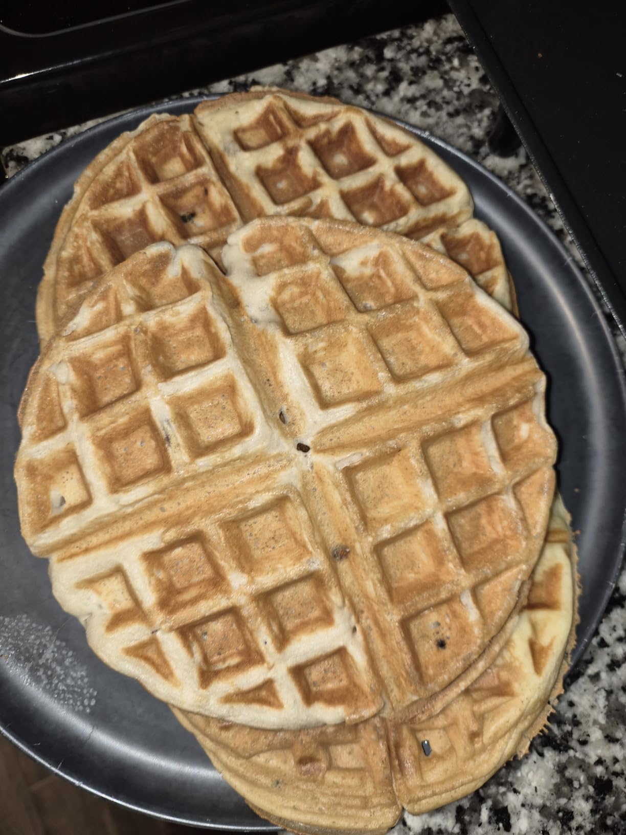 bella Fits-Anywhere™ Flip-n-Store Non-Toxic, Belgian Waffle Maker, Oatmilk customer photo 1