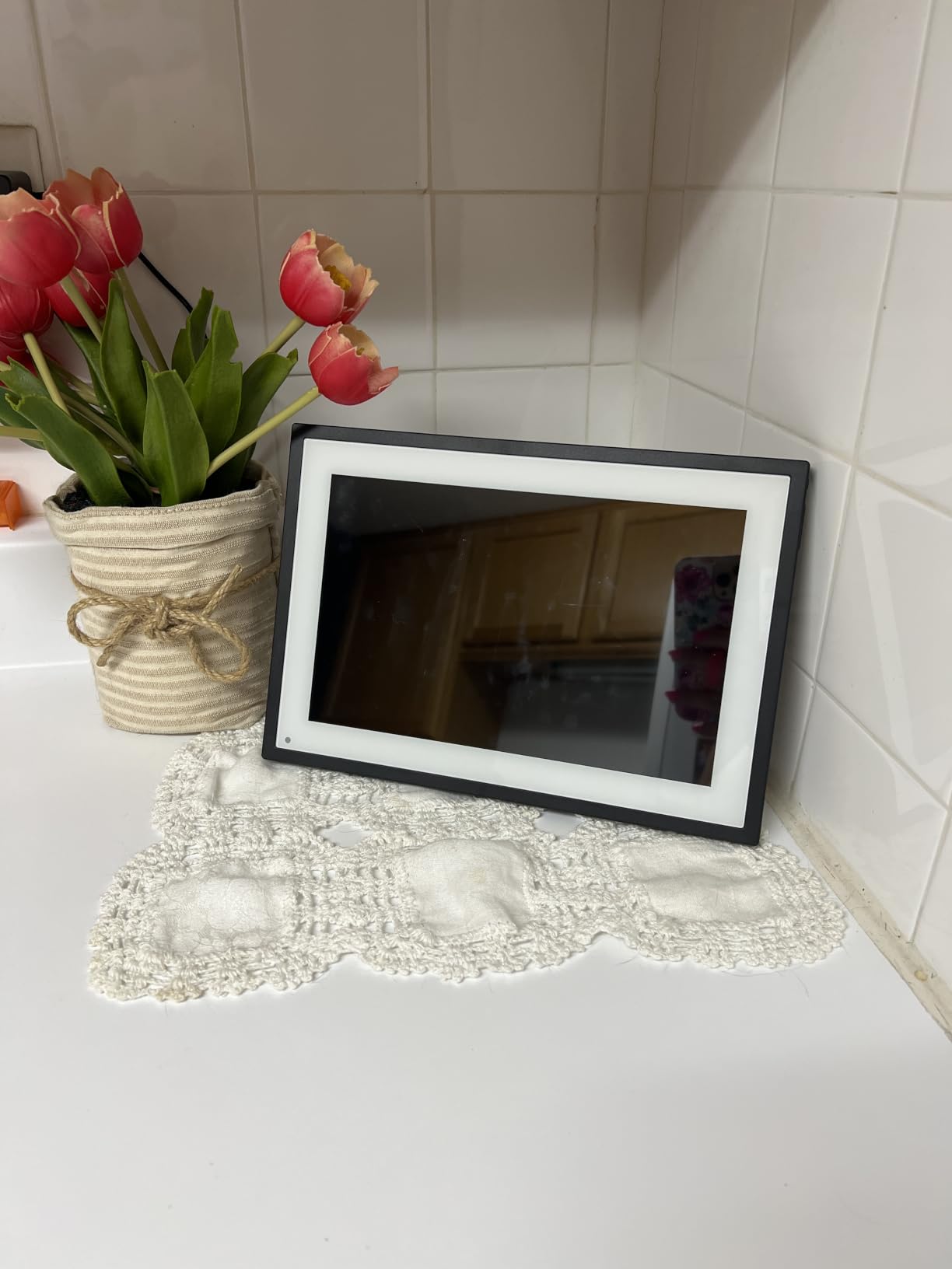 Dragon Touch 10.1'' WIFI Digital Picture Frame - 1280*800 HD IPS Touch Screen Digital Photo Frame Display, Auto-Rotate, Share Photos/Videos Instantly via Free App Best Gifts for Birthday, Wedding, Mom customer photo 2