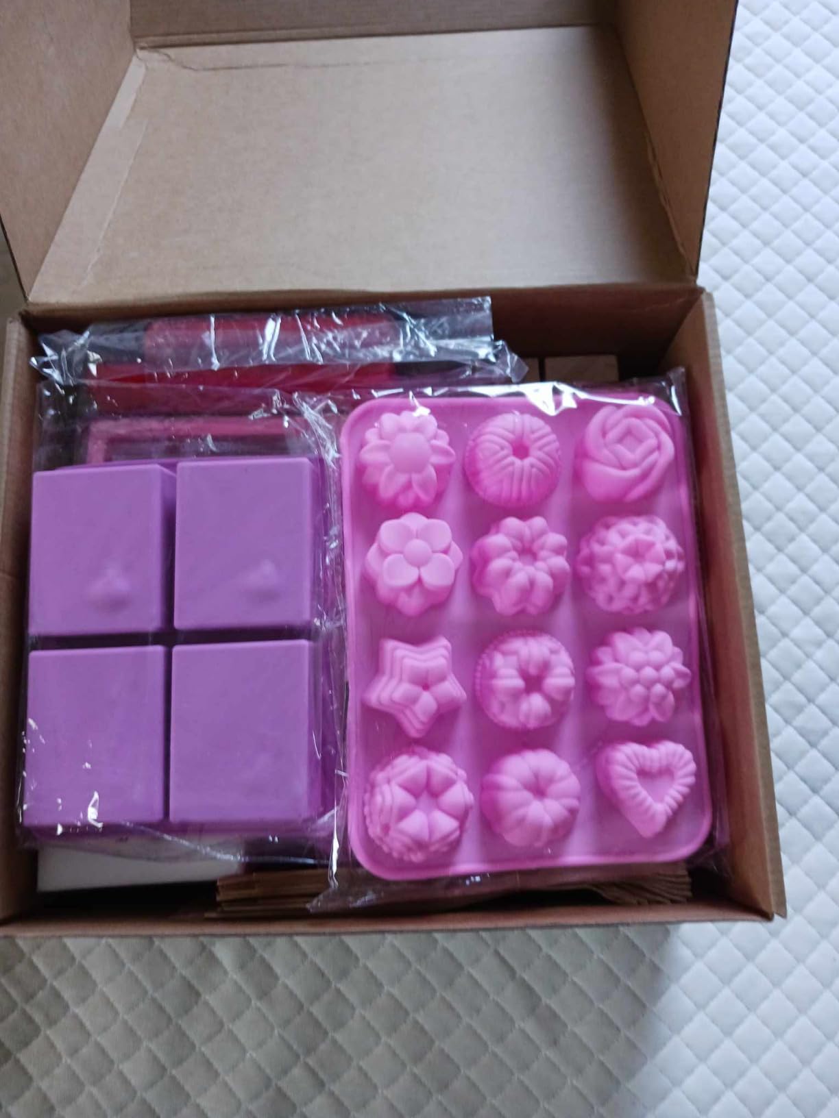 haclum Soap Making Kit for Adults and Kids - Soap Making Supplies with Melt & Pour Soap Base, Soap Loaf Molds, Cutting Box, Silicone Molds, Essential Oil & Fragrances Beginner DIY Craft Kits customer photo 1