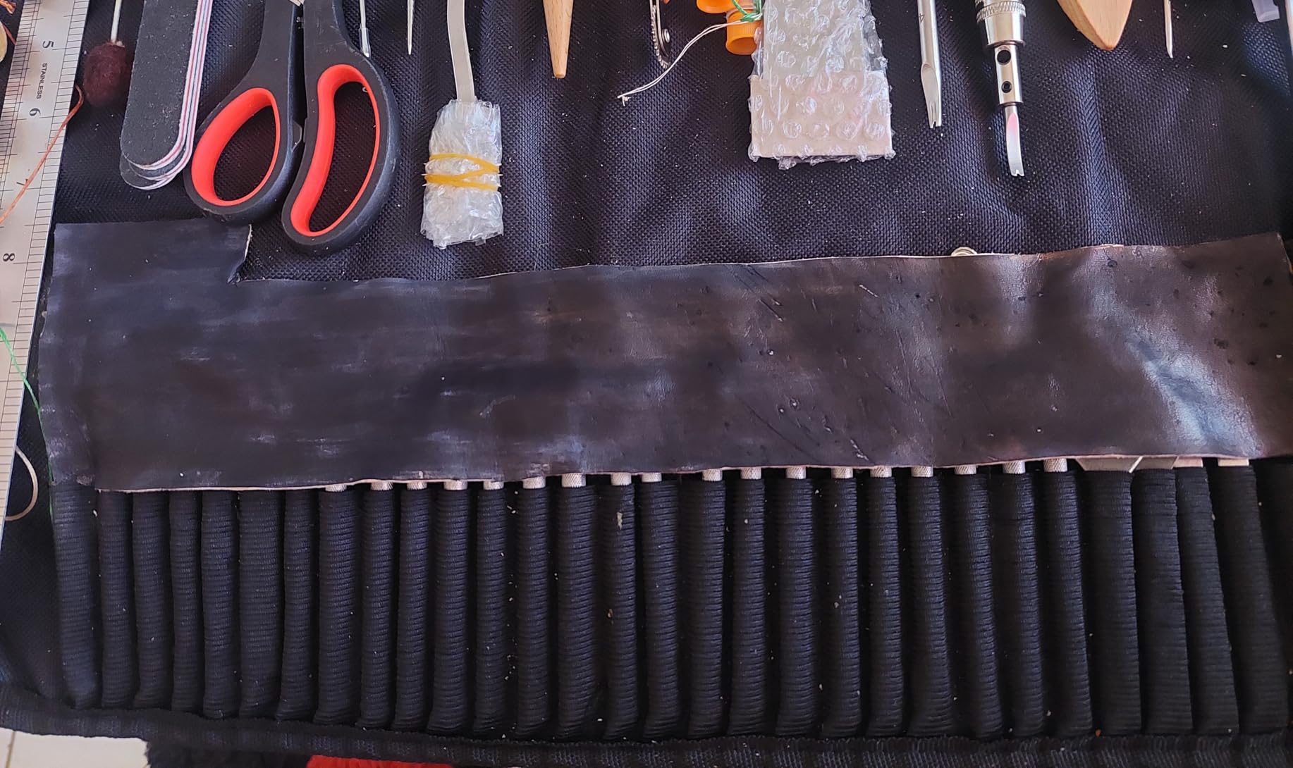 QMNNMA 102PCS Leather Working Tools, Leather Tooling Kit customer photo 1