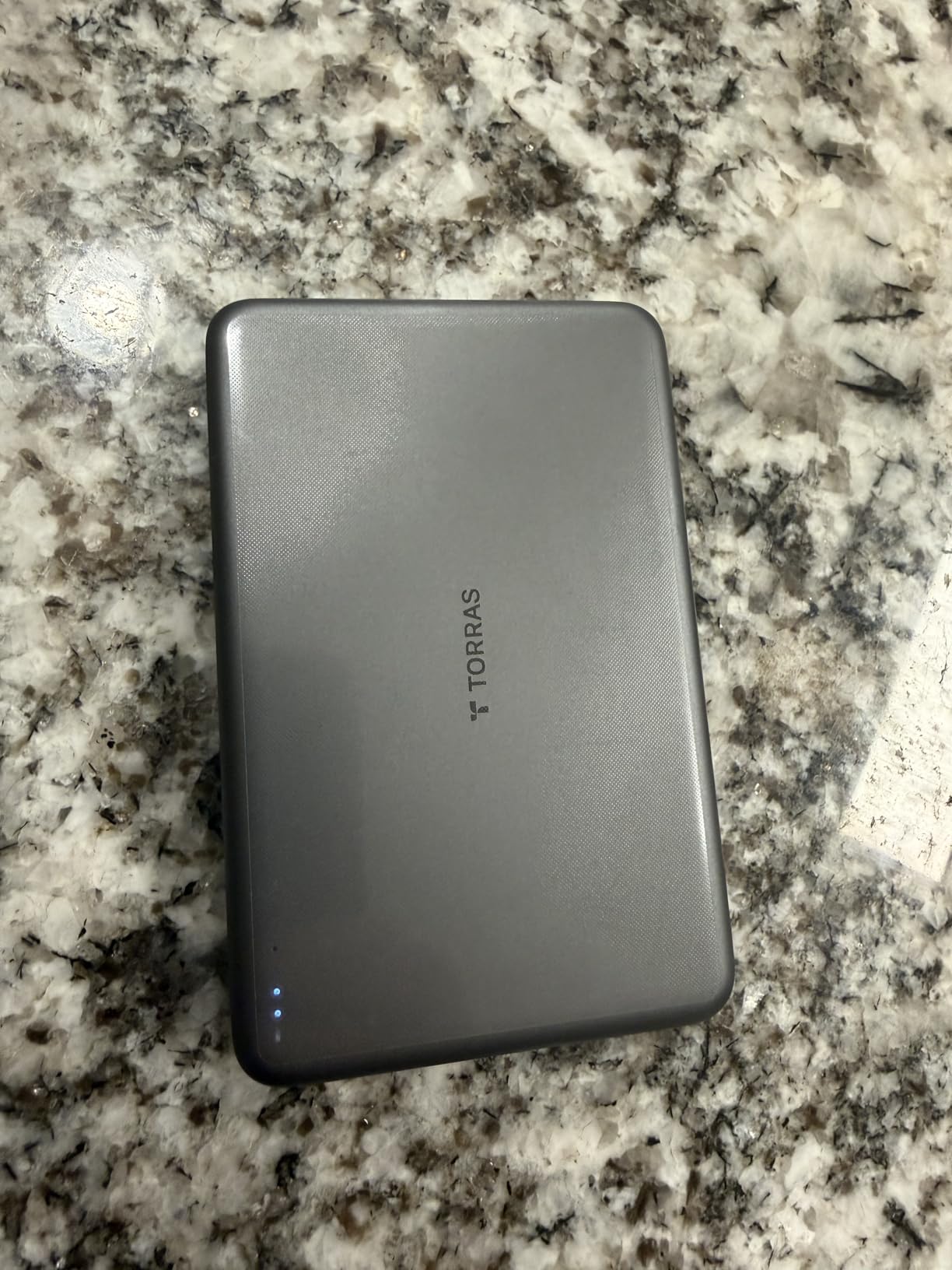 TORRAS MiniMag Power Bank,Ultra-Slim 10,000mAh Magnetic Wireless Portable Charger, 22.5W Fast Charging iPhone 18 Pro Magnetic Battery Pack for iPhone 18 Pro Max/17 Pro/Air/16/15/14/13/12, Gray customer photo 1