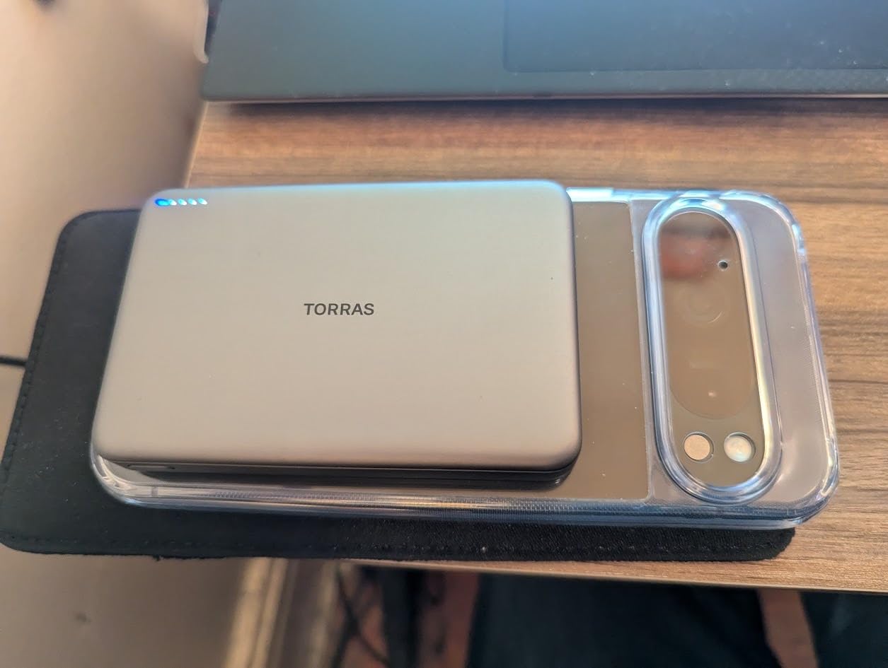 TORRAS MiniMag Power Bank,Ultra-Slim 10,000mAh Magnetic Wireless Portable Charger, 22.5W Fast Charging iPhone 18 Pro Magnetic Battery Pack for iPhone 18 Pro Max/17 Pro/Air/16/15/14/13/12, Gray customer photo 2