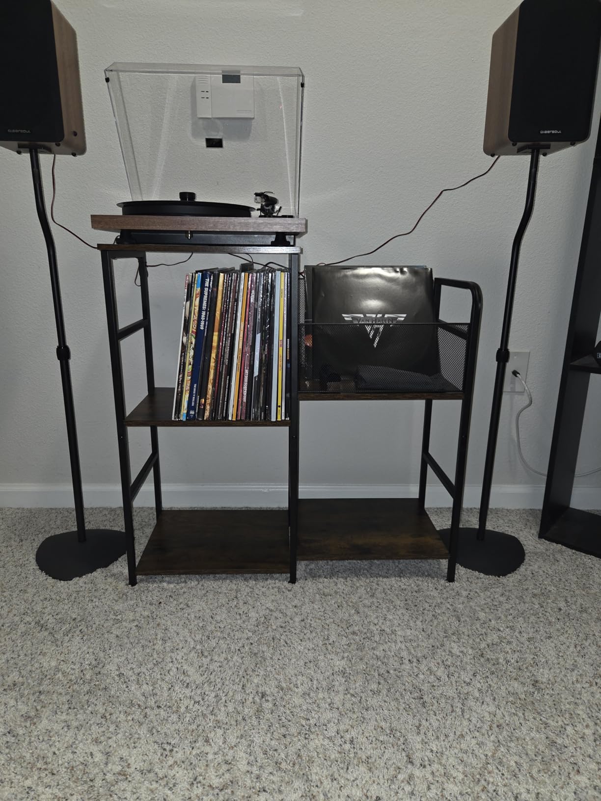 ThreeHio Record Player Stand, Turntable Stand with Vinyl Storage Holds up to 300+ Albums, Storage Cabinet for Vinyl Records, Record Player Table for Living Room customer photo 2