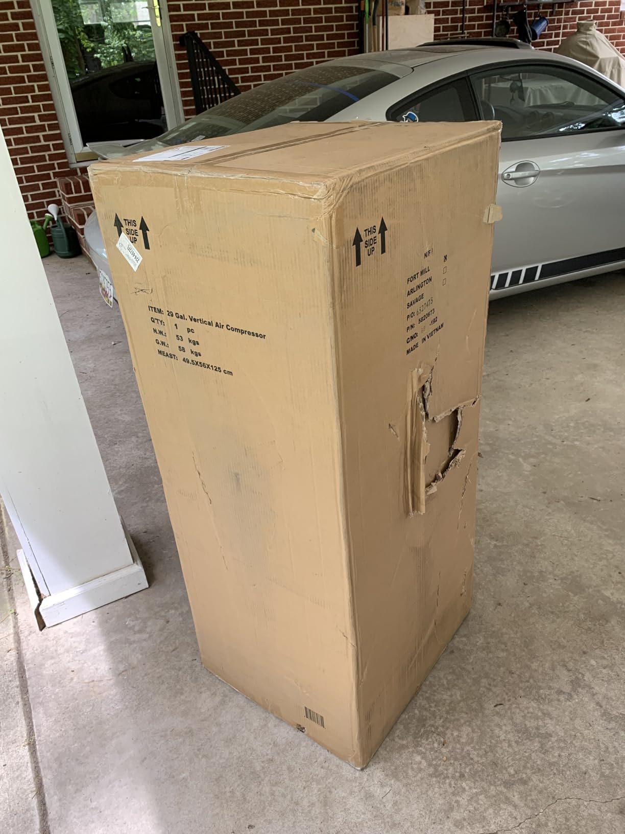 Klutch 29-Gallon Air Compressor, 2.5 HP, 120V, 175 PSI, 5.1 CFM at 90 PSI customer photo 1