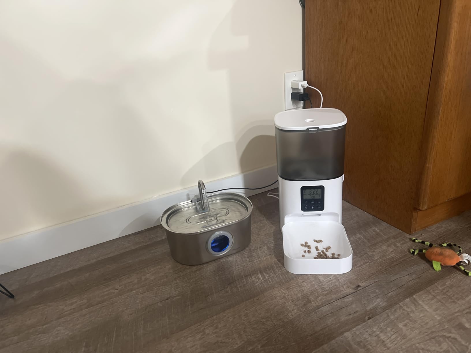 ANDOLL HOME Automatic Cat Feeder, 4L Cat Food Dispenser with 10s Voice Recorder, Pet Feeder up to 8 Meals per Day, Timed Dog Feeder with Dry Food Sealed Ring customer photo 1
