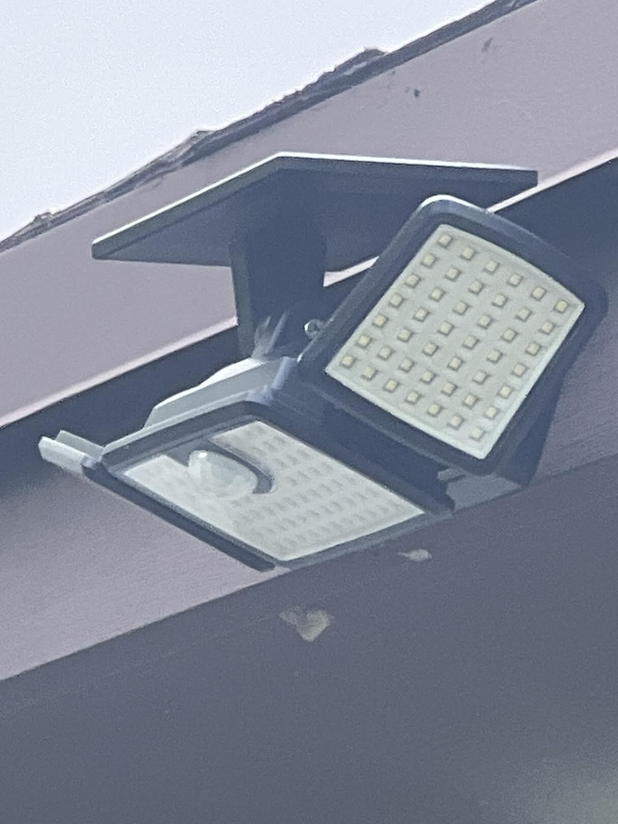 MIHANI Solar Flood Lights Outdoor, 2500LM Motion Sensor Security Lights with 270° Wide Angle, IP65 Waterproof, 3 Heads Solar Outdoor Lights for Patio, Yard, House, Garage (Non-Remote, 2 Pack) customer photo 1