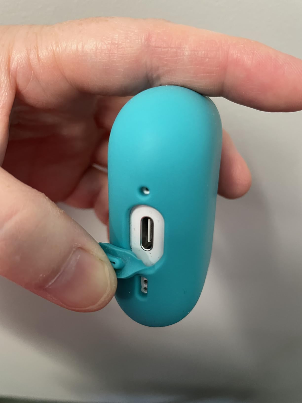 R-fun Silicone Case for AirPods 4 and AirPods 5, Black customer photo 1