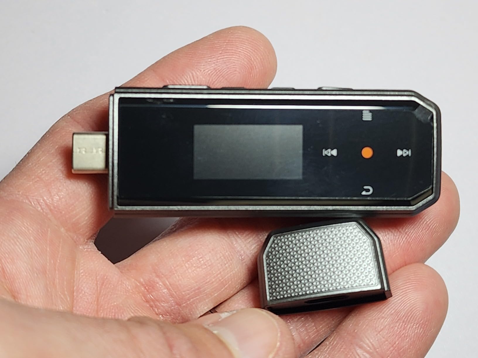 RUIZU 64GB Clip MP3 Player with Bluetooth 5.3, USB-C, Lightweight 0.8 Oz | Portable Music Player for Sports Running, FM Radio, Voice Recorder, Resume Playback, Backlit Touch Buttons, Sleep Timer customer photo 1