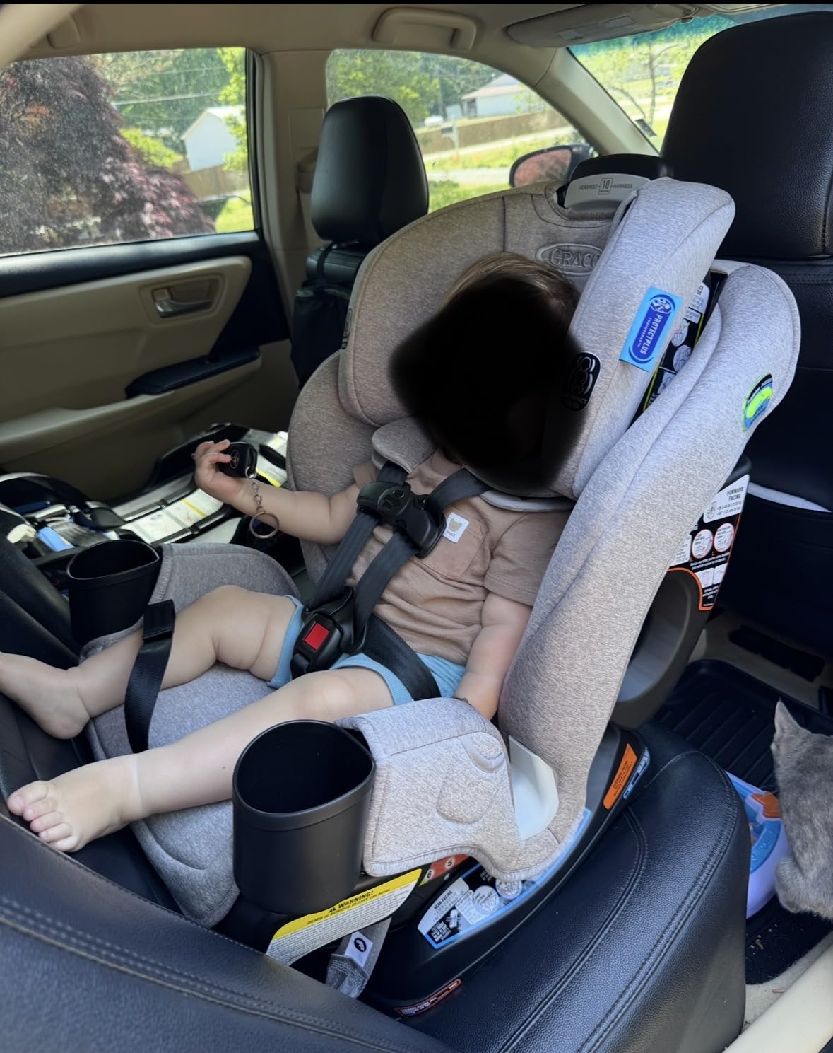 Graco Extend2Fit Convertible Car Seat, Rear and Forward Facing Car Seat with Adjustable Extension Panel for Extra Legroom, Great Gift for Baby Shower or Baby Registry, Gotham customer photo 1