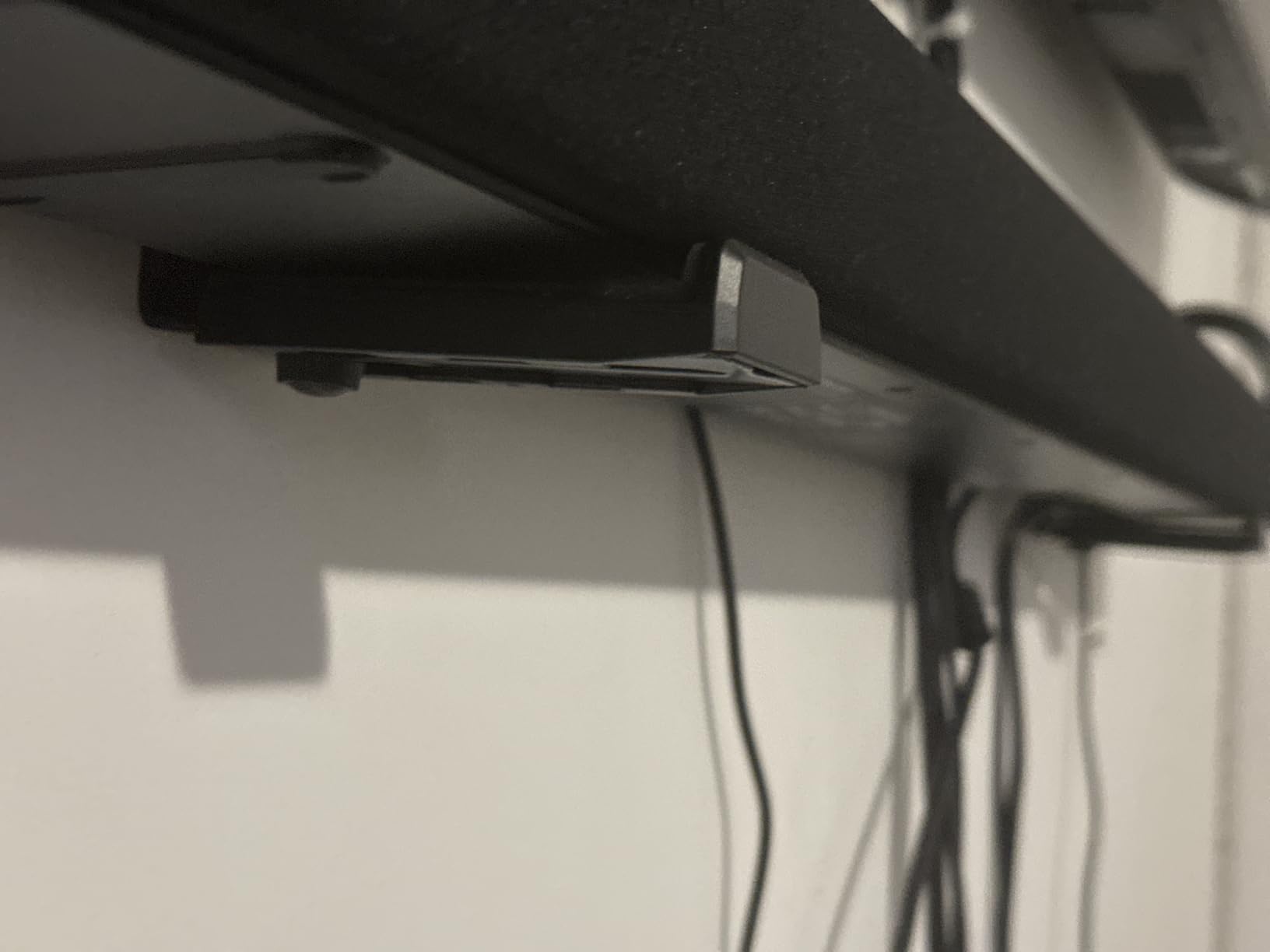 ZUOLACO Soundbar Wall Mount, Depth Adjustable 3.6”-6.4”, Sturdy Design customer photo 1