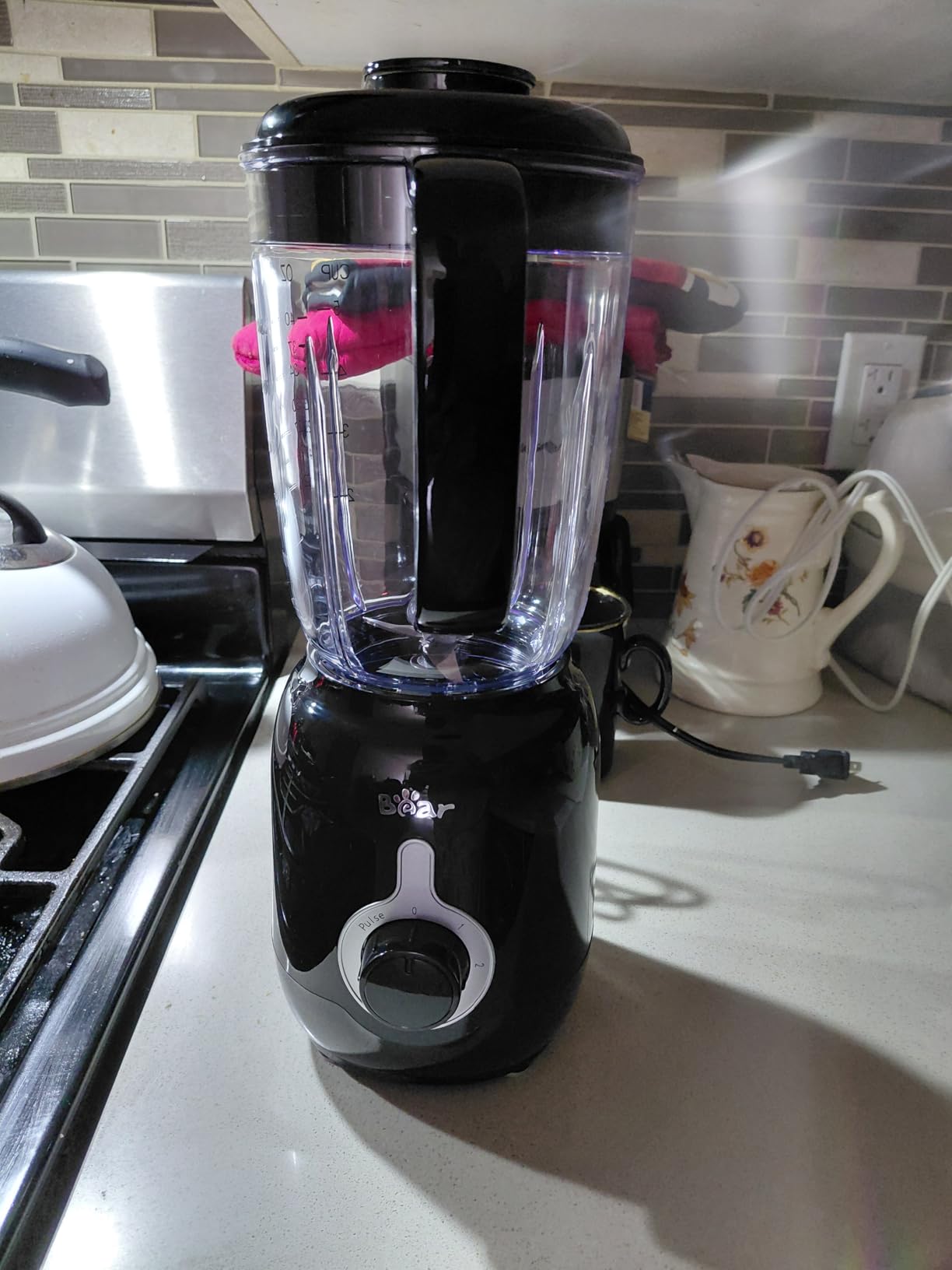 Bear Blender, 2025 New 700W Smoothie Countertop Blender with 40oz Cup for Shakes and Smoothies, 3-Speed for Crushing Ice, Puree and Frozen Fruit with Autonomous Clean customer photo 2