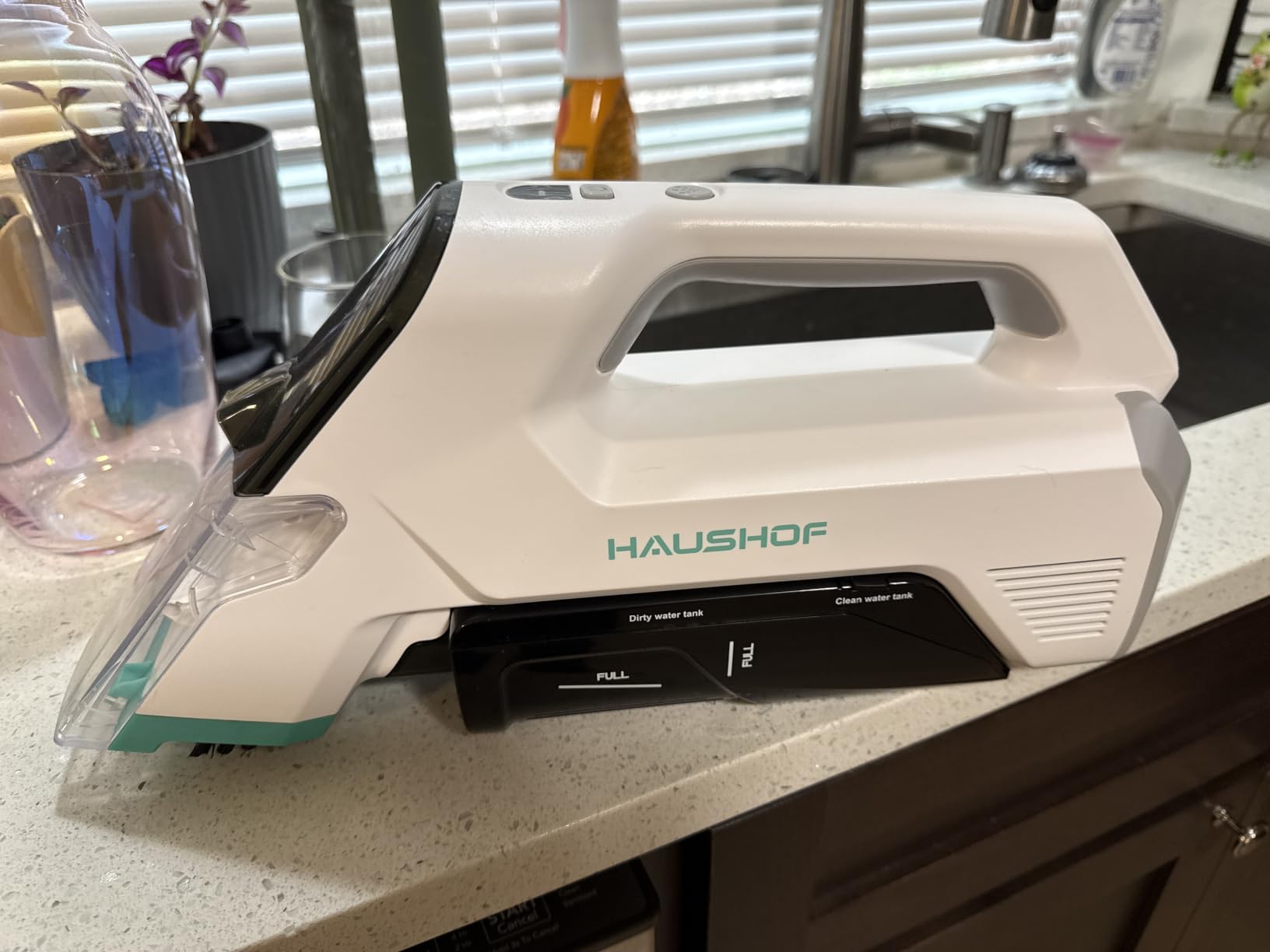 HAUSHOF 12V Cordless Handheld Carpet Cleaner, 6.5KPa Suction customer photo 2