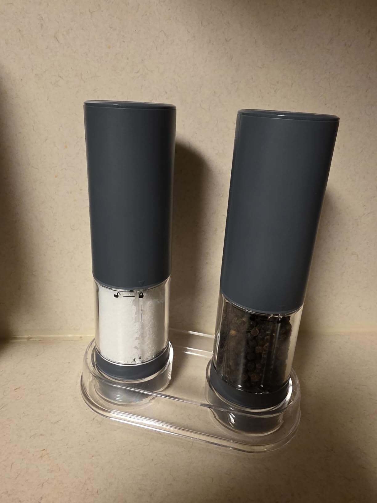 Electric Salt and Pepper Grinder Set Automatic Battery Pepper Mill Shakers Adjustable Coarseness Upgraded Larger Capacity with Led Home and Kitchen Appliances White Elephant Gifts for Women Men customer photo 1