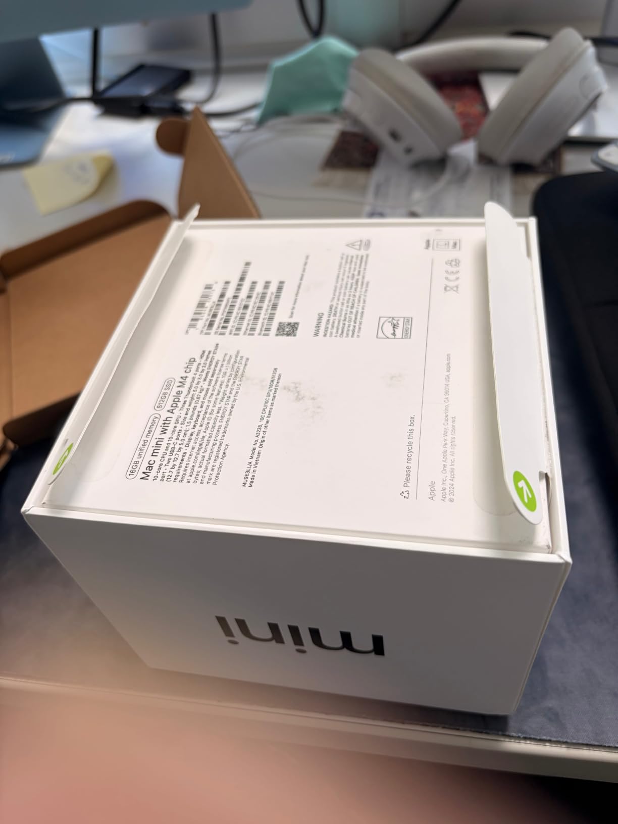 Apple 2024 Mac mini Desktop Computer with M4 chip with 10‑core CPU and 10‑core GPU: Built for Apple Intelligence, 16GB Unified Memory, 512GB SSD Storage, Gigabit Ethernet. Works with iPhone/iPad customer photo 1