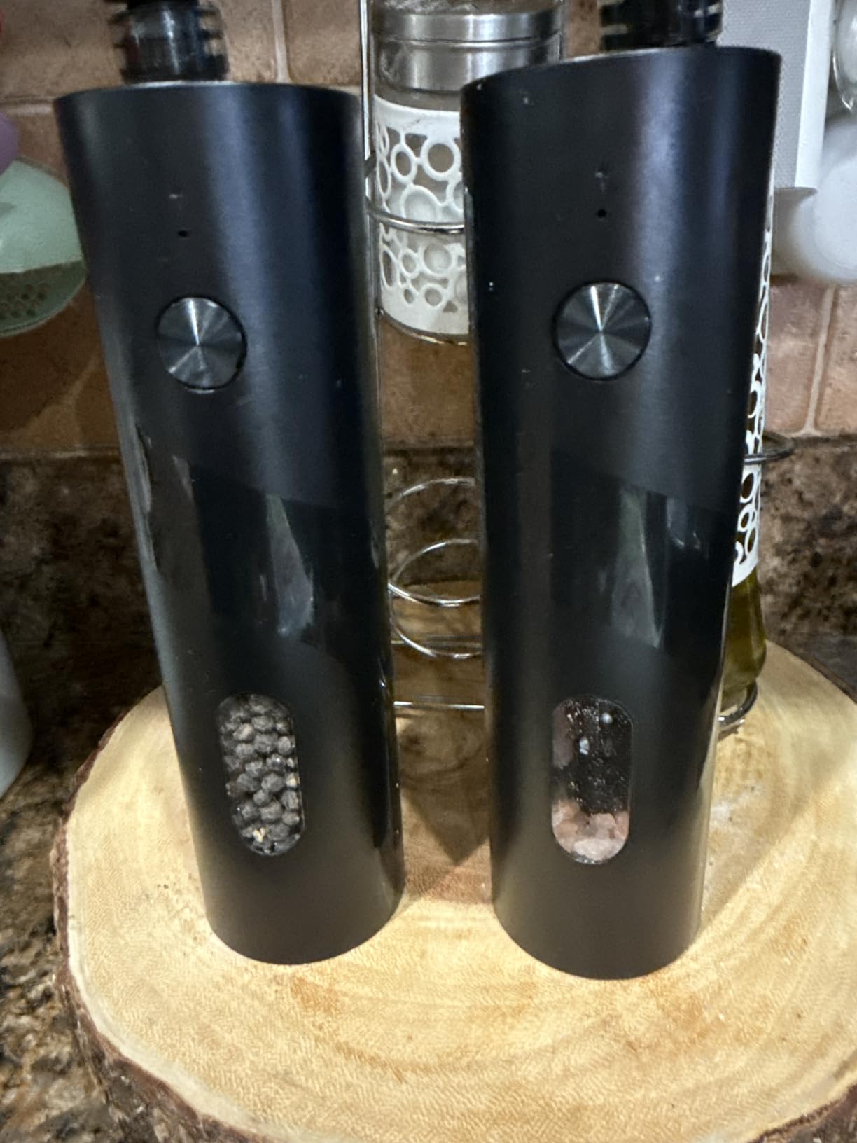 CIRCLE JOY Rechargeable Electric Salt and Pepper Grinder Set Automatic Pepper Mill Grinders with Charging Base, Adjustable Coarseness, 110ml Container and Bright LED Light, Black customer photo 1