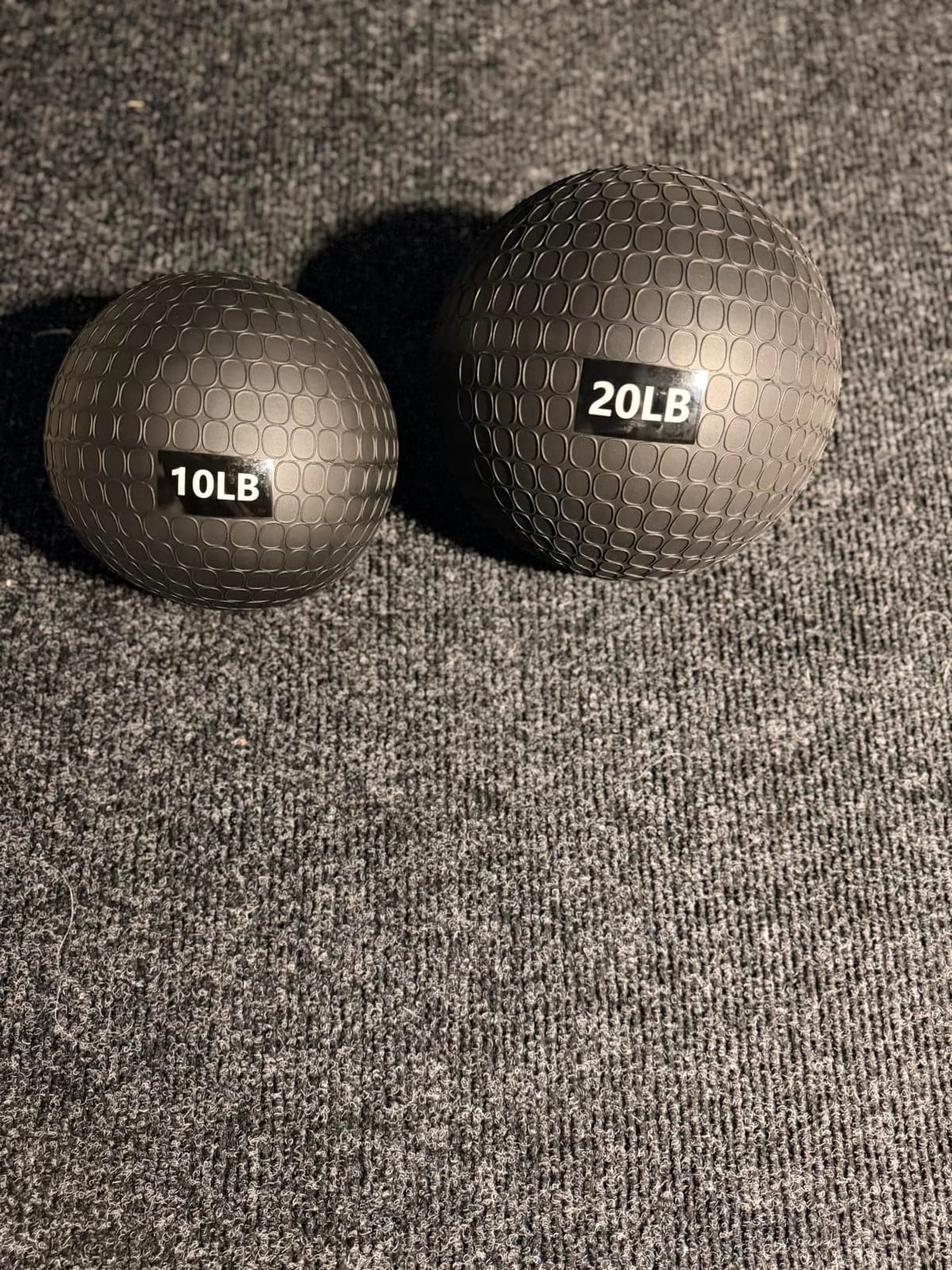 Amazon Basics Slam Medicine Balls for Exercise customer photo 1