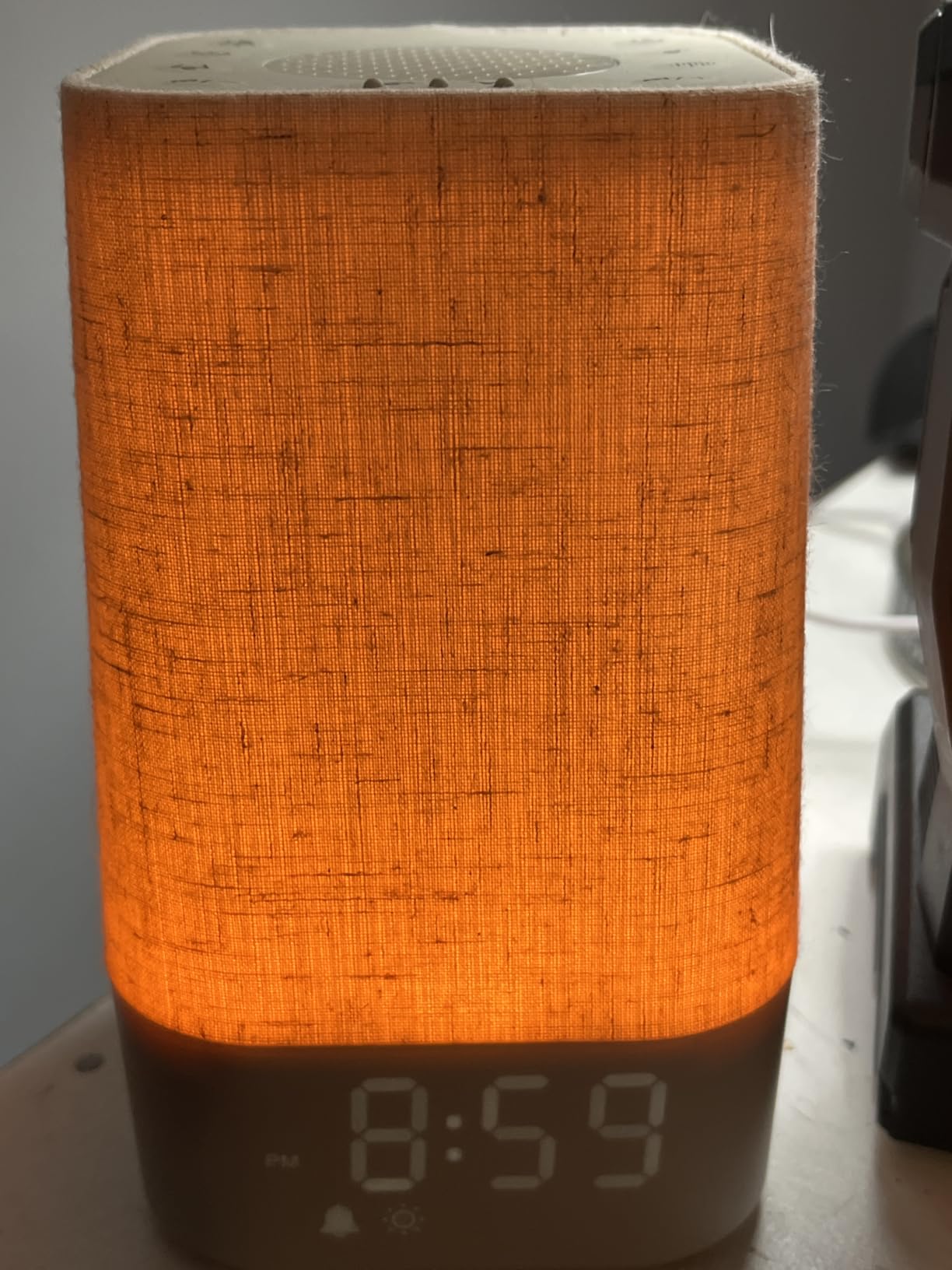 Sunrise Alarm Clock with Sound Machine, Gentle Wake Up Light for Bedroom customer photo 1