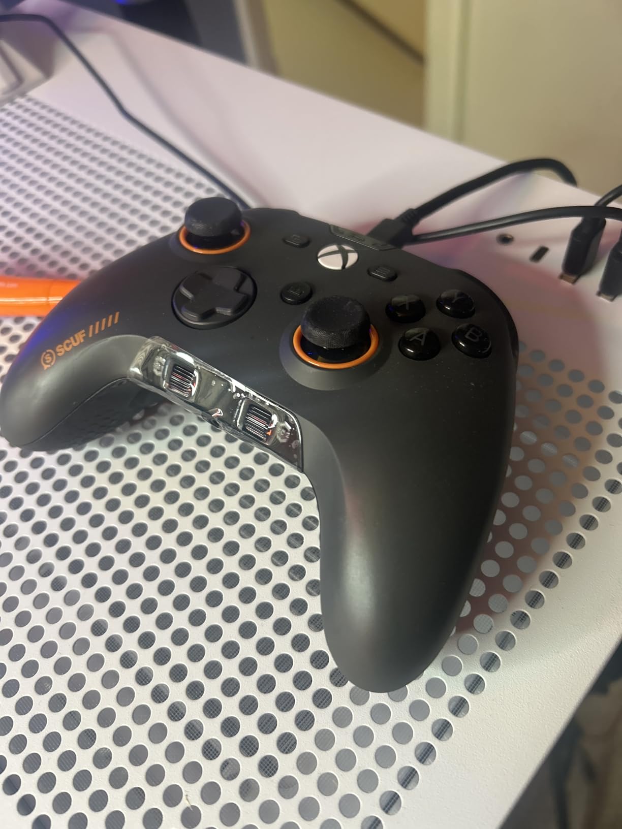 SCUF VALOR PRO Wired Performance Xbox Controller – Customizable Back Paddles, Instant Triggers, Hall Effect Thumbsticks, Audio Controls, Xbox Series X|S, Xbox One, Windows PC – Black customer photo 1