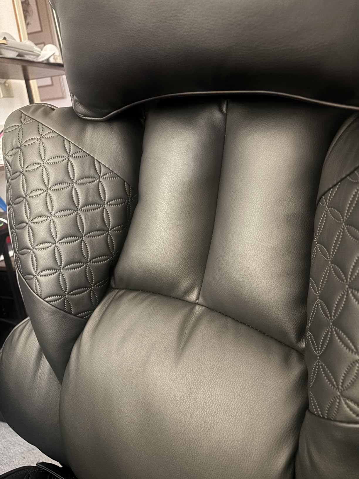 COMHOMA Big and Tall Office Chair Heavy Duty Wide Ergonomic Gaming Chair with Deluxe Embossing Designed Leather with Foot Rest,150°Reclining Adjustable Armrests Pocket Spring Back Support and Pillow customer photo 2