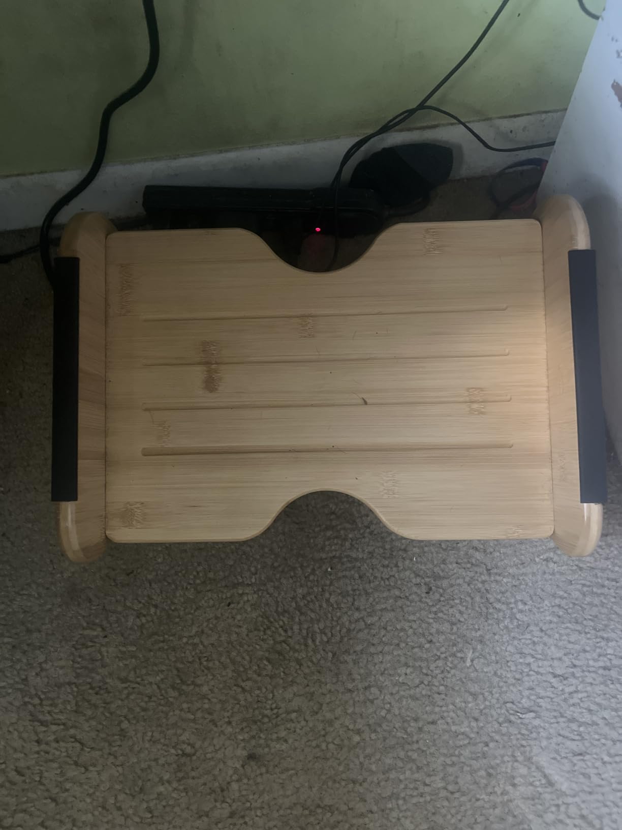 Amazer Bamboo Foot Rest for Under Desk at Work, 2-in-1 Reversible Rocking Footrest Adjustable Foot Stool, Ergonomic Footrest for Under Gaming Desk, Feet Support Leg Footstools for Home Office customer photo 1