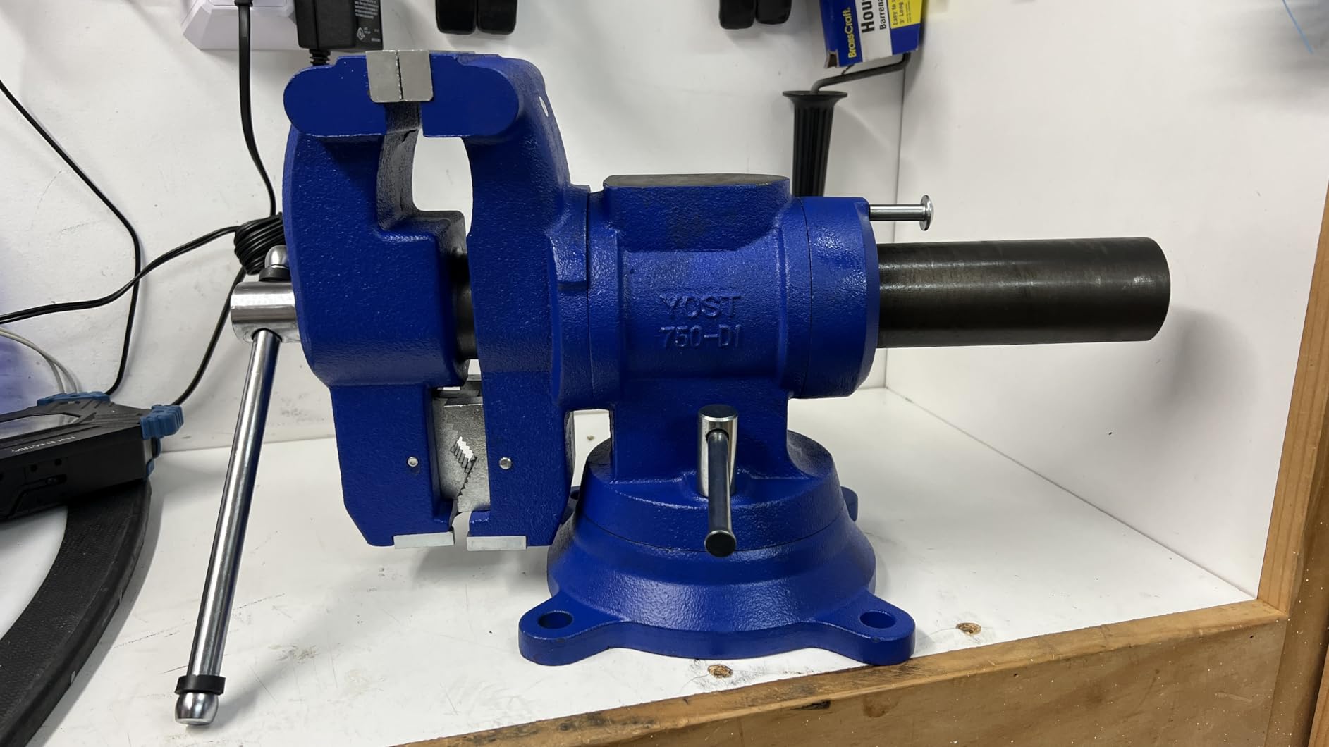 Yost Vises 760-DI Multi-Jaw Rotating Vise 6 Inch Jaw Width | 2 in 1 Multipurpose Bench and Pipe Vise | Secure Grip with Swivel Base | Made with a Combination of Ductile Iron & Hardened Steel customer photo 1