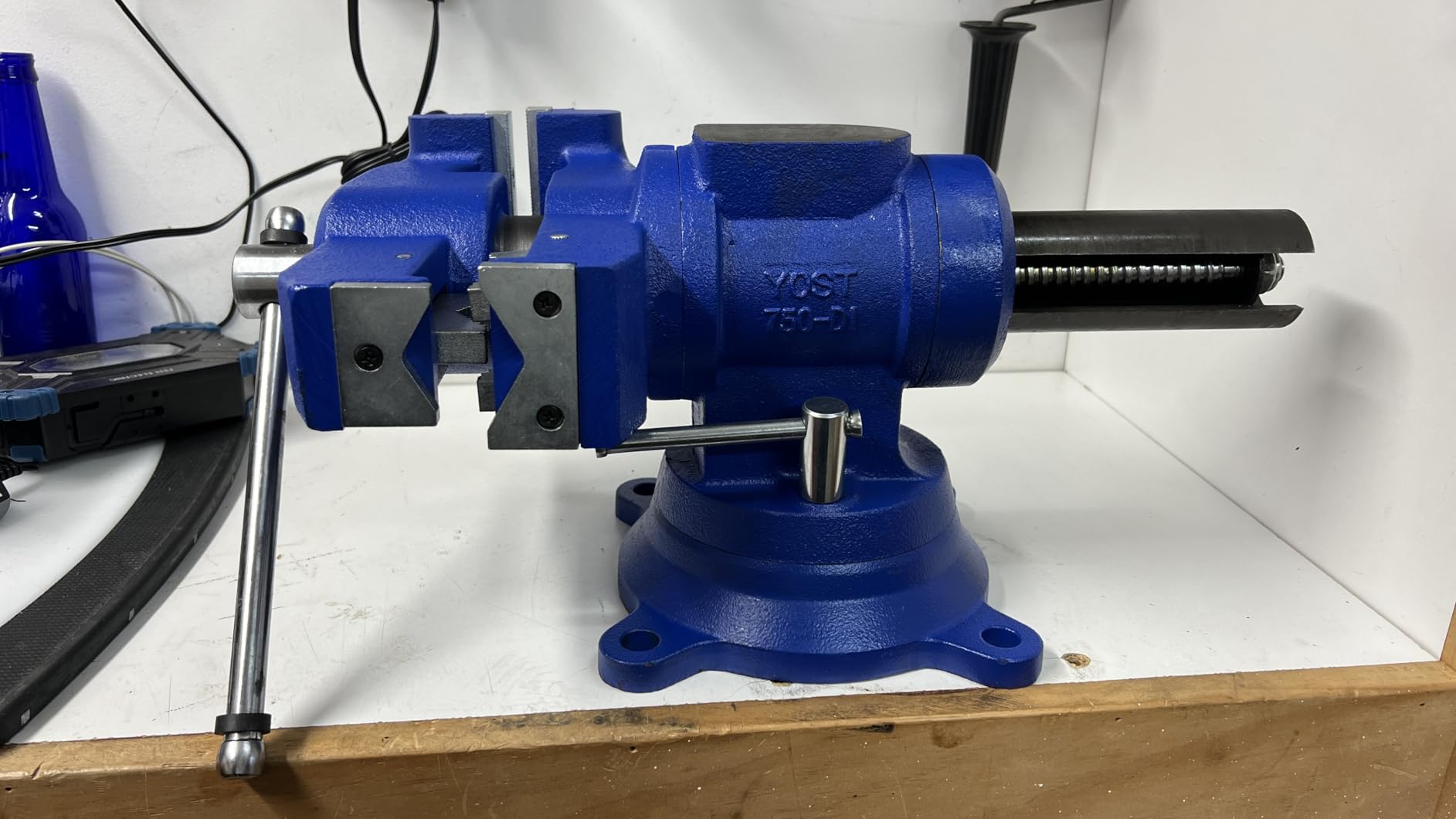 Yost Vises 760-DI Multi-Jaw Rotating Vise 6 Inch Jaw Width | 2 in 1 Multipurpose Bench and Pipe Vise | Secure Grip with Swivel Base | Made with a Combination of Ductile Iron & Hardened Steel customer photo 2