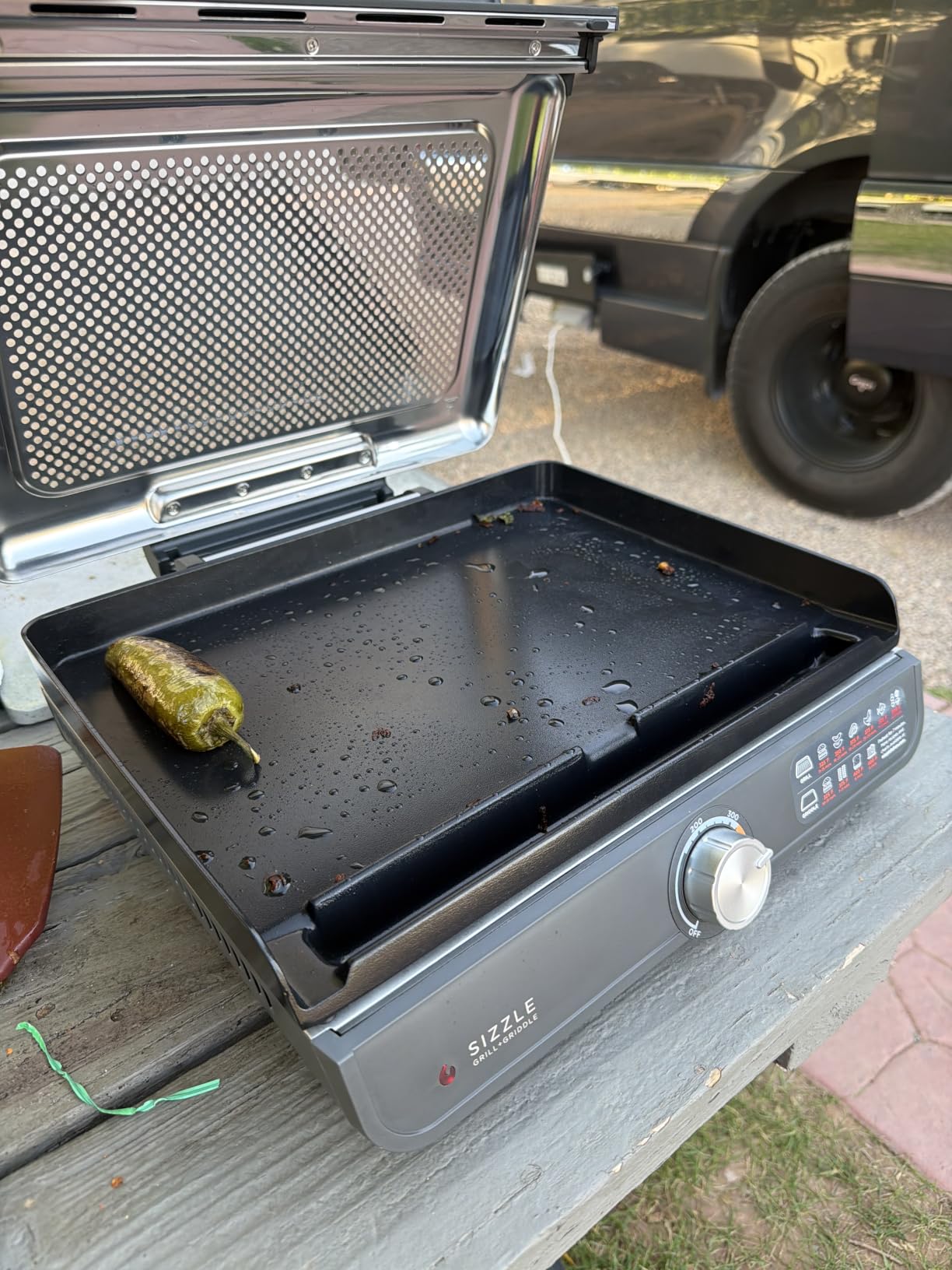 Ninja® Sizzle™ Pro XL 20'' Indoor Griddle & Grill, Silver, GX101 customer photo 1