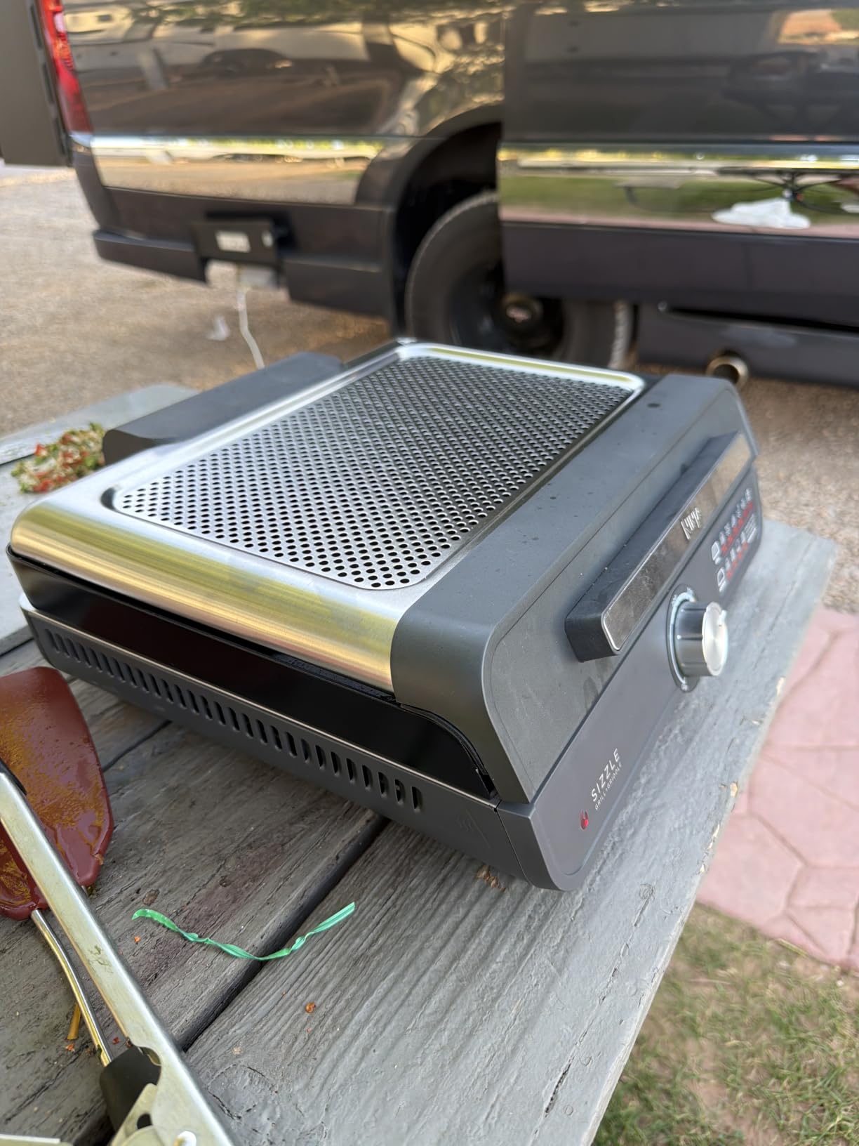 Ninja® Sizzle™ Pro XL 20'' Indoor Griddle & Grill, Silver, GX101 customer photo 2