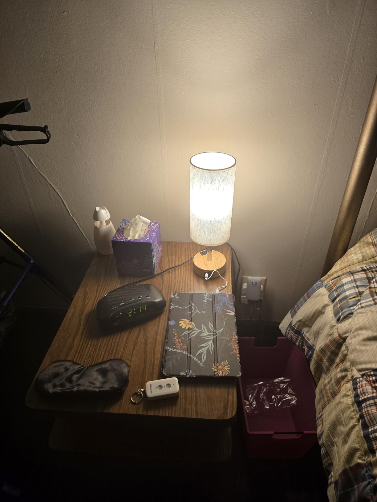 KPQ Bedside Lamp Touch Control Table Lamp with USB A+C Charging Ports & AC Outlet 3-Way Dimmable Nightstand Lamp with Linen Fabric Shade (Beige Shade-Wood Base, 14