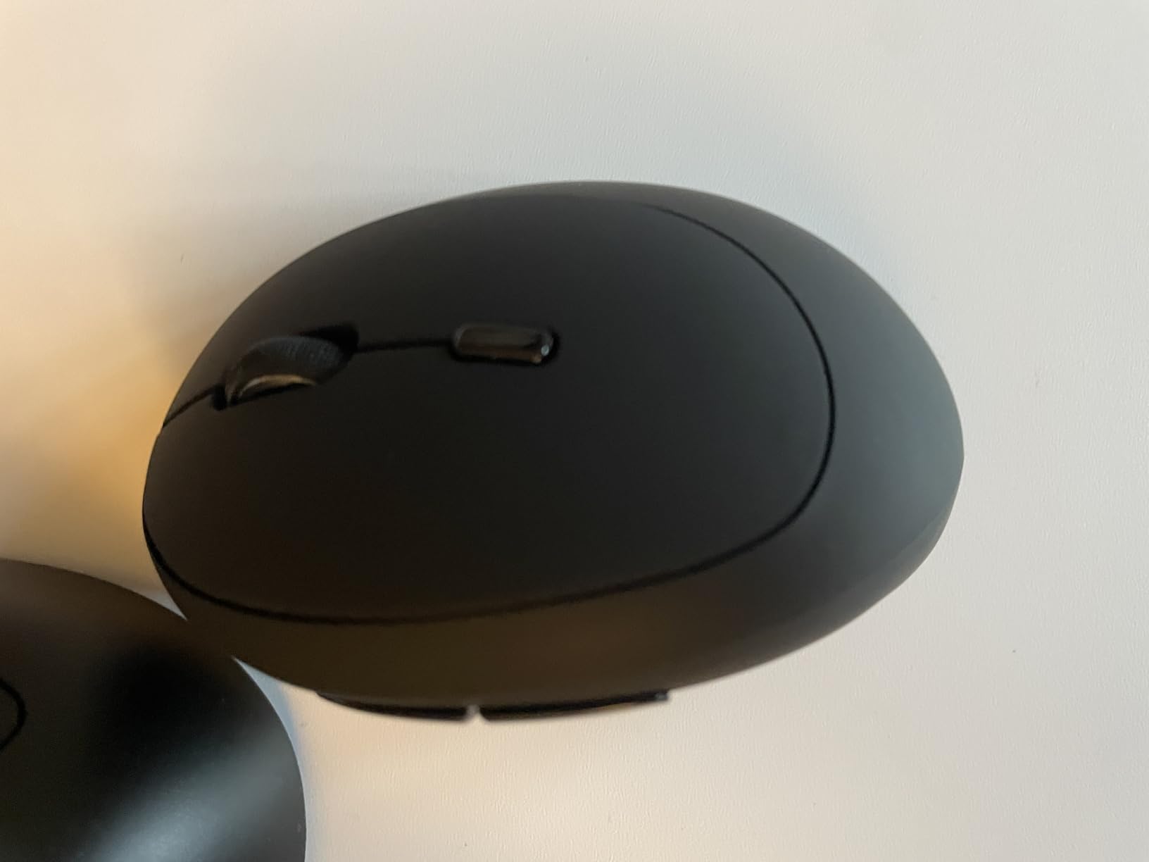TECKNET Ergonomic Wireless Mouse 2.4G Vertical Mouse Silent 4800 DPI customer photo 1