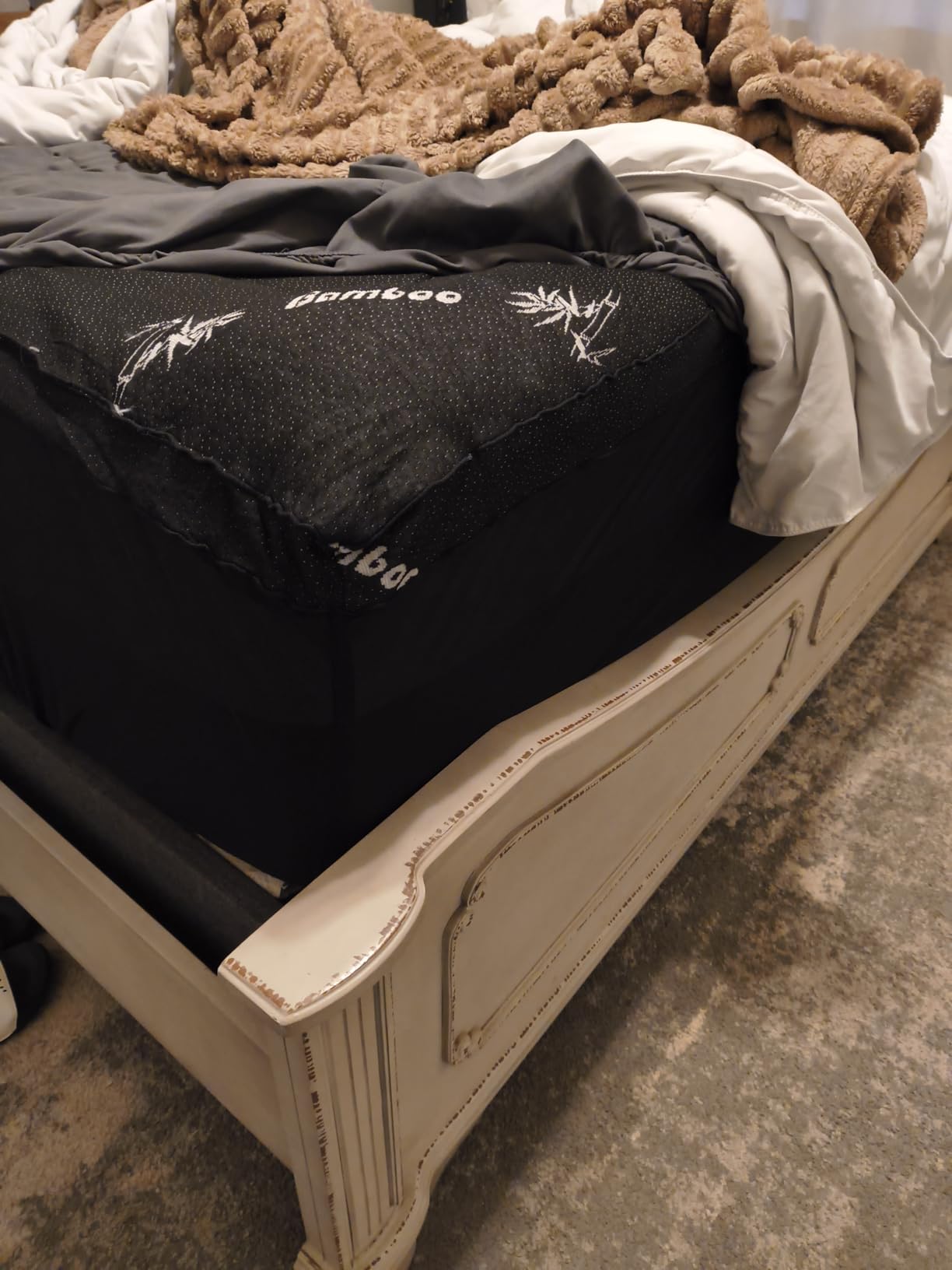 Favorland Mattress Topper Queen Size - Cooling Extra Thick Breathable Viscose Made from Bamboo Mattress pad - Soft Quilted Fitted Mattress Cover with 900 GSM Down Alternative Fill (8-21”Deep Pocket) customer photo 1