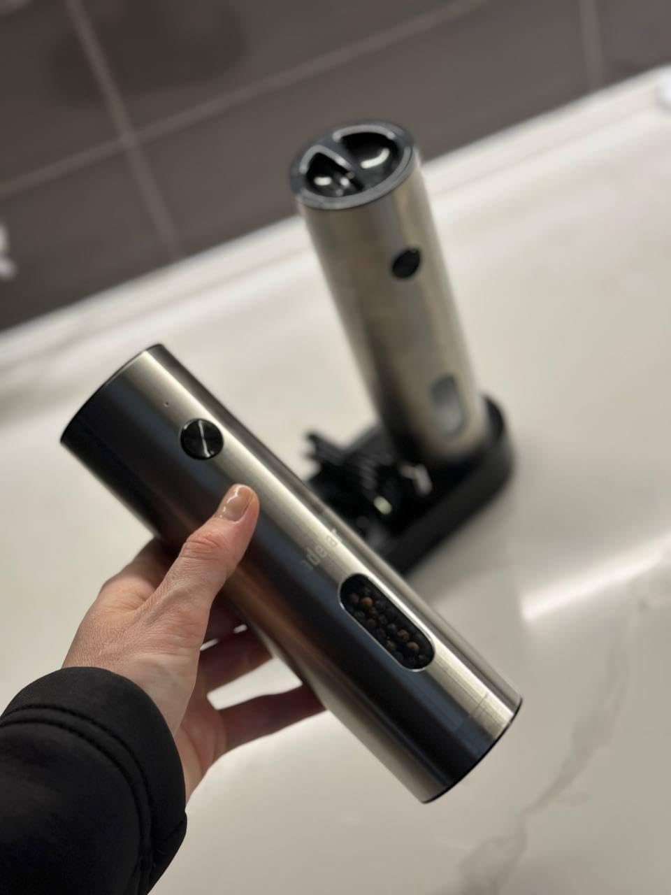 Zadelar Rechargeable Electric Salt and Pepper Grinder Set with USB-C Charging Base, Stainless Steel Automatic Salt and Pepper Shakers, Adjustable Coarseness, LED Light, Large Capacity, Kitchen Gift customer photo 2