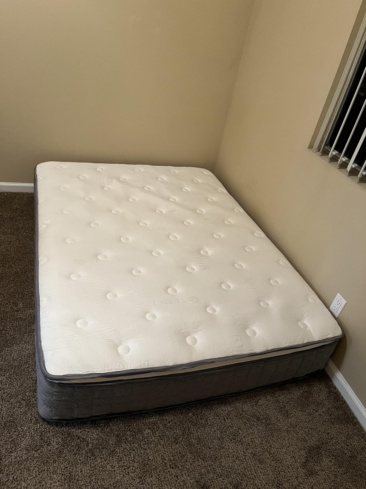 PUBPLON Mattress Queen Size, Medium Firm 12 Inch Mattress with Extra Lumbar & Shoulder Support, Hybrid Mattresses with Gel Memory Foam Pain Relief - Fiberglass Free - No Odor - 365 Night Trial customer photo 2