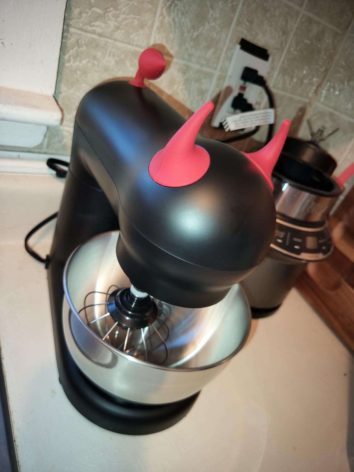 Stand Mixer, Compact & Space-Saving, Stainless Steel Bowl, Unique & Playful Design, Effcient 300W Motor, Dishwasher-Safe Attachments, SM-2549A (Black) customer photo 2