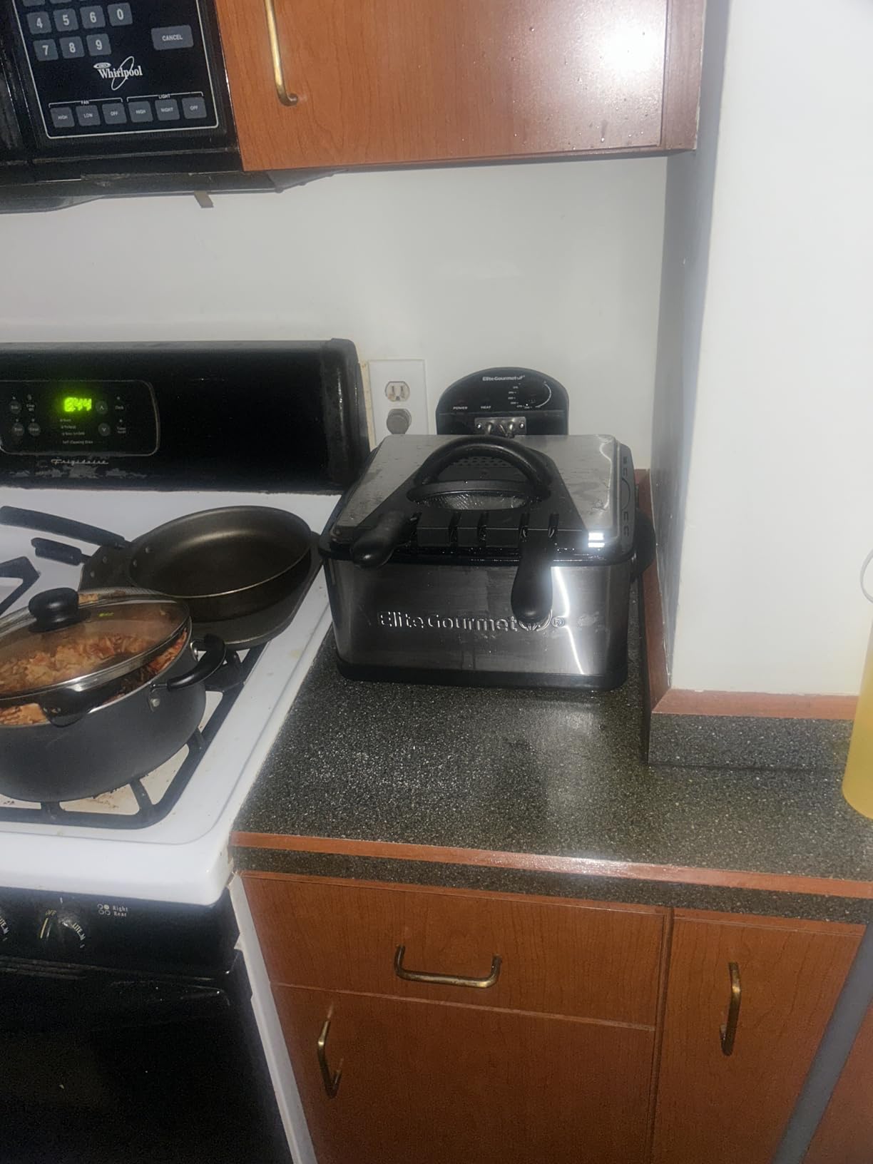 Elite Gourmet 4.5Qt Deep Fryer, Dual 2Qt Split Baskets, 1700W customer photo 2