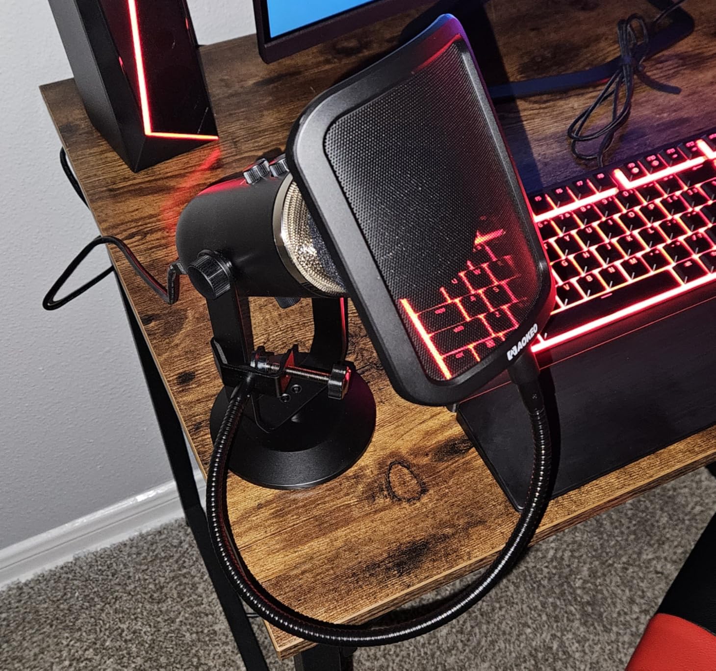 Microphone Pop Filter,Aokeo Mic Mask Shield,Three-layer Wind Pop Screen With Flexible 360° Gooseneck Clip Stabilizing Arm For All Microphone customer photo 1