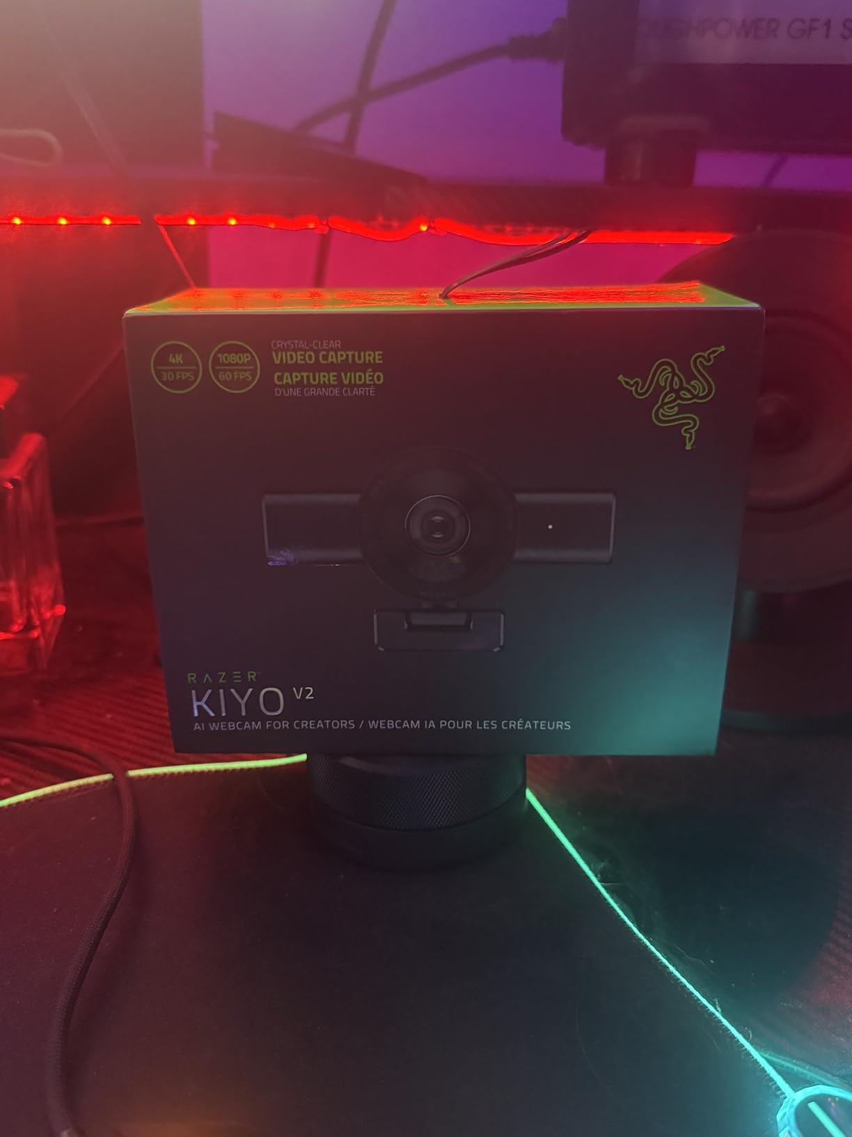 Razer Kiyo V2 Webcam for Streaming and Collaboration 4K 30Fps, White customer photo 2