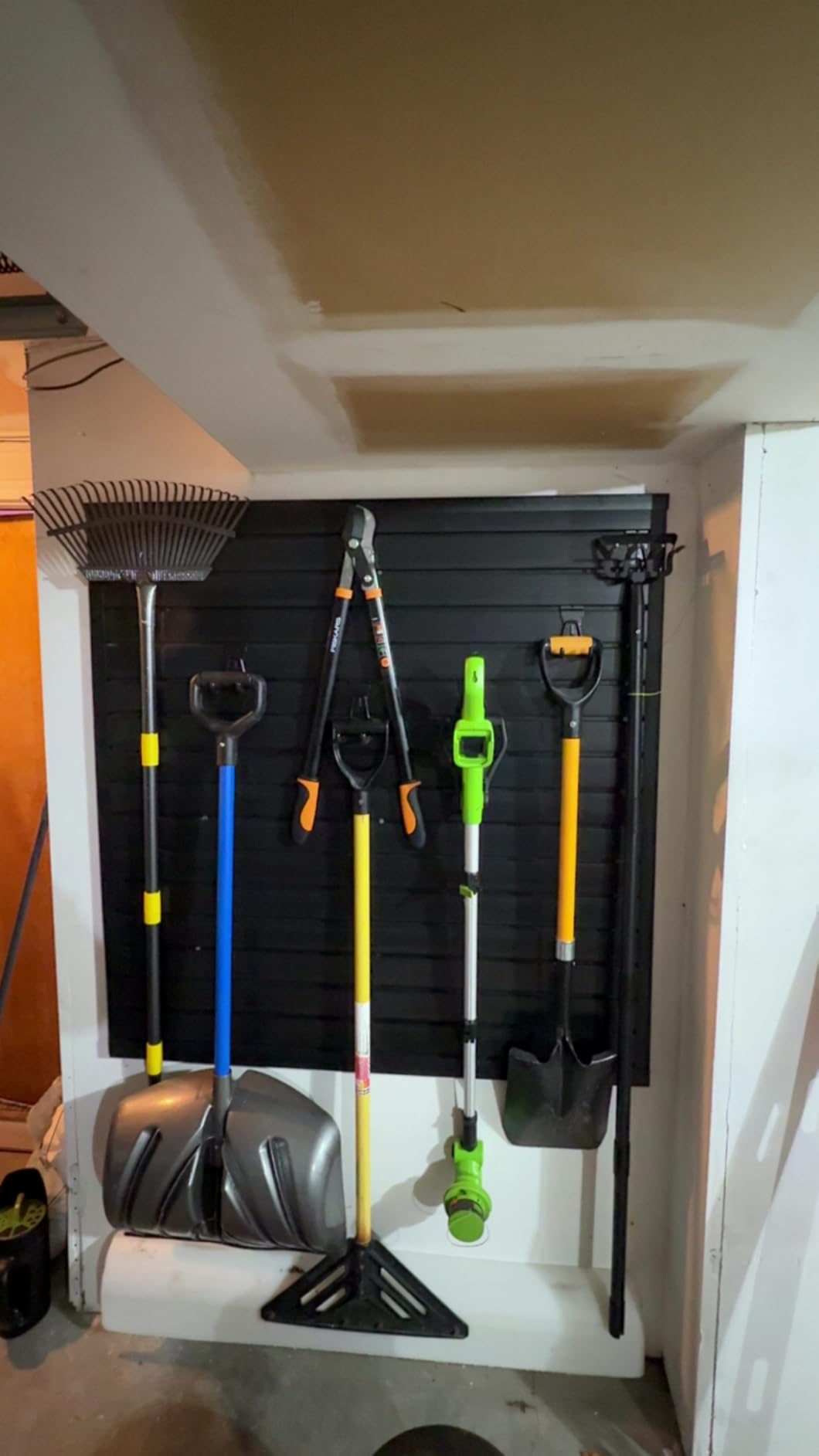 Slatwall Panels, 4 x 8 ft Garage Wall Organizer Storage Systems customer photo 2