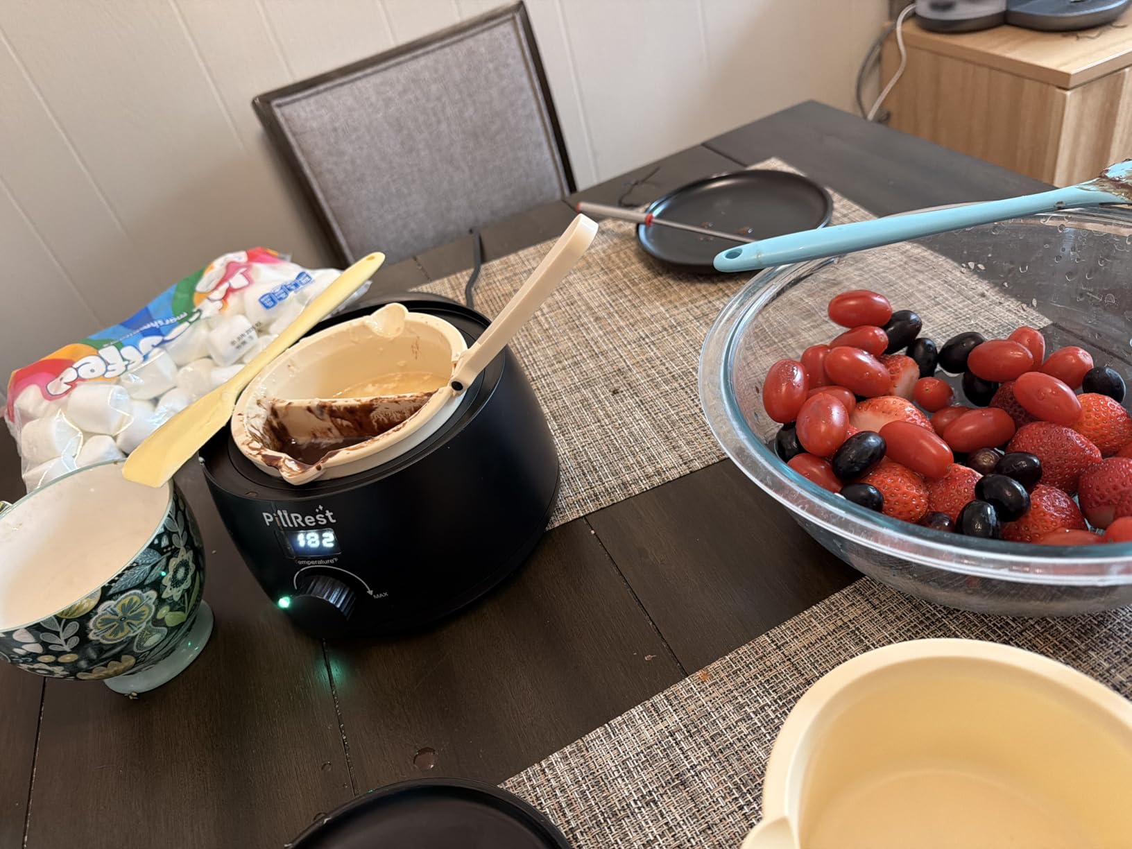 Chocolate Melting Pot, Electric Fondue Pot Set for Candy Melts & Cake Pops customer photo 2