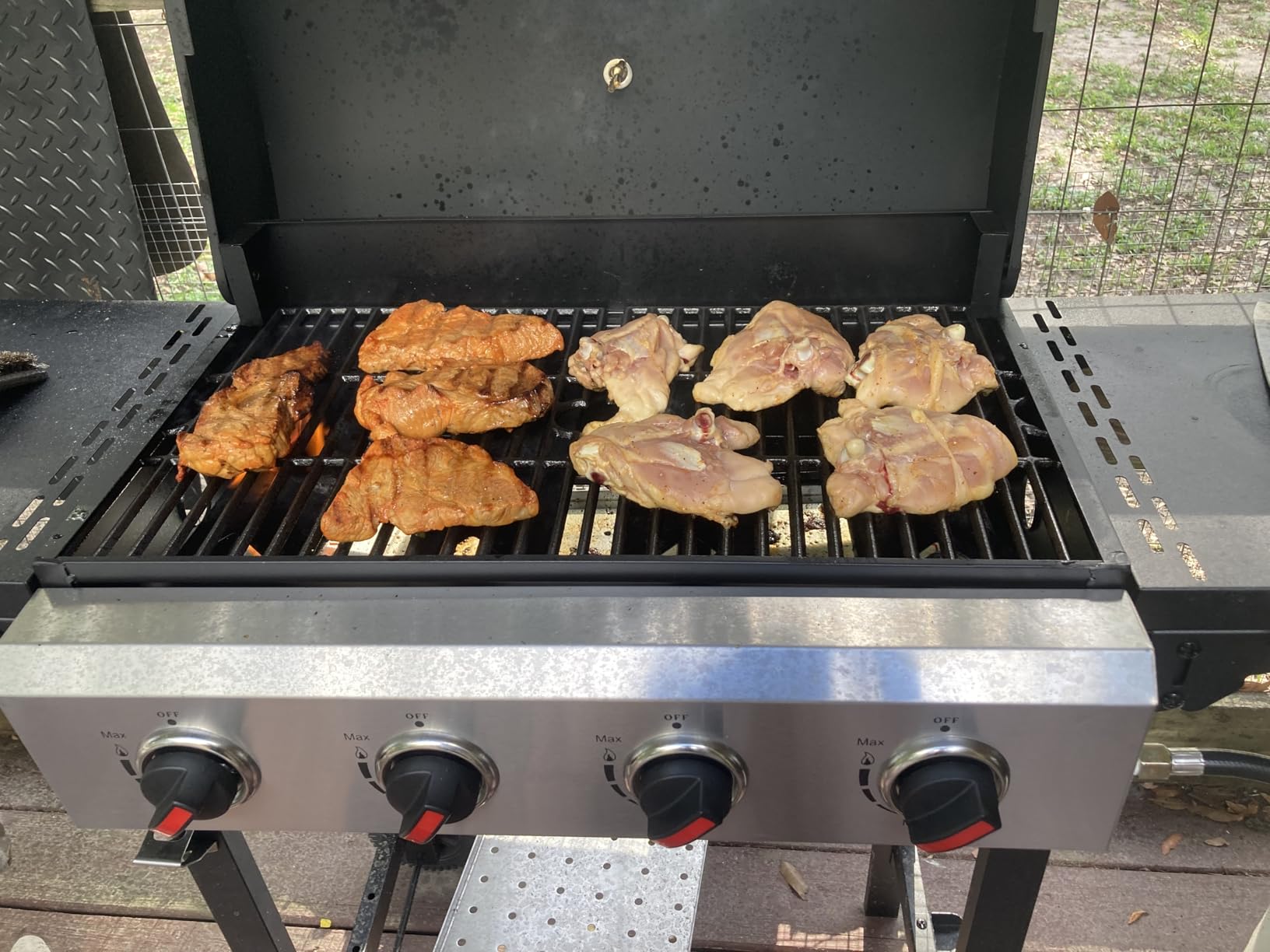 4 Burner Propane Gas Grill, Portable BBQ Grill with Cast Iron Grate & Griddle Pan, Folding Side Table for Camping Backyard, 40000 BTU Easy-Clean Outdoor Cooking customer photo 1