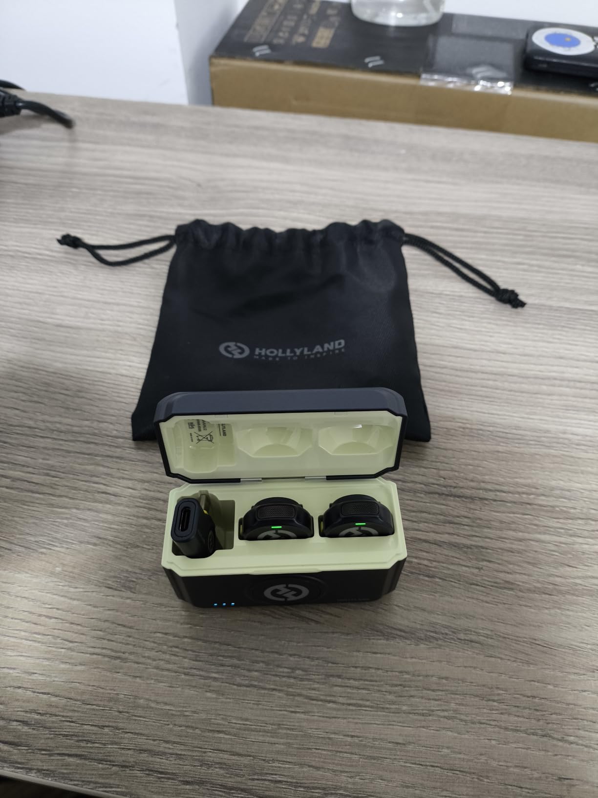 Hollyland Lark M2 Wireless Microphone for iPhone/Camera/Android/PC, 48kHz/24-bit High Fidelity Audio, 300m Range, Noise Cancelling, 40h Use, YouTube, Vlog, Streaming (Black, with Camera RX + USB-C RX) customer photo 1